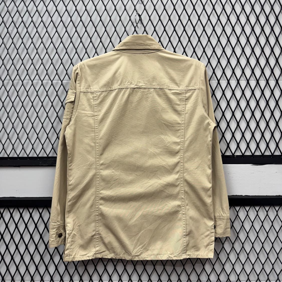 리바이스 긴팔 코트 셔츠 와이드 카라넥 슬리브 포켓 디테일 베이지 상품이미지2