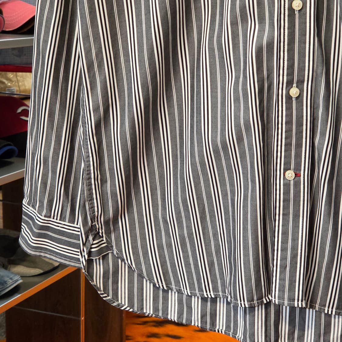 타미힐피거 그레이 스트라이프 오버핏 셔츠 상품이미지4