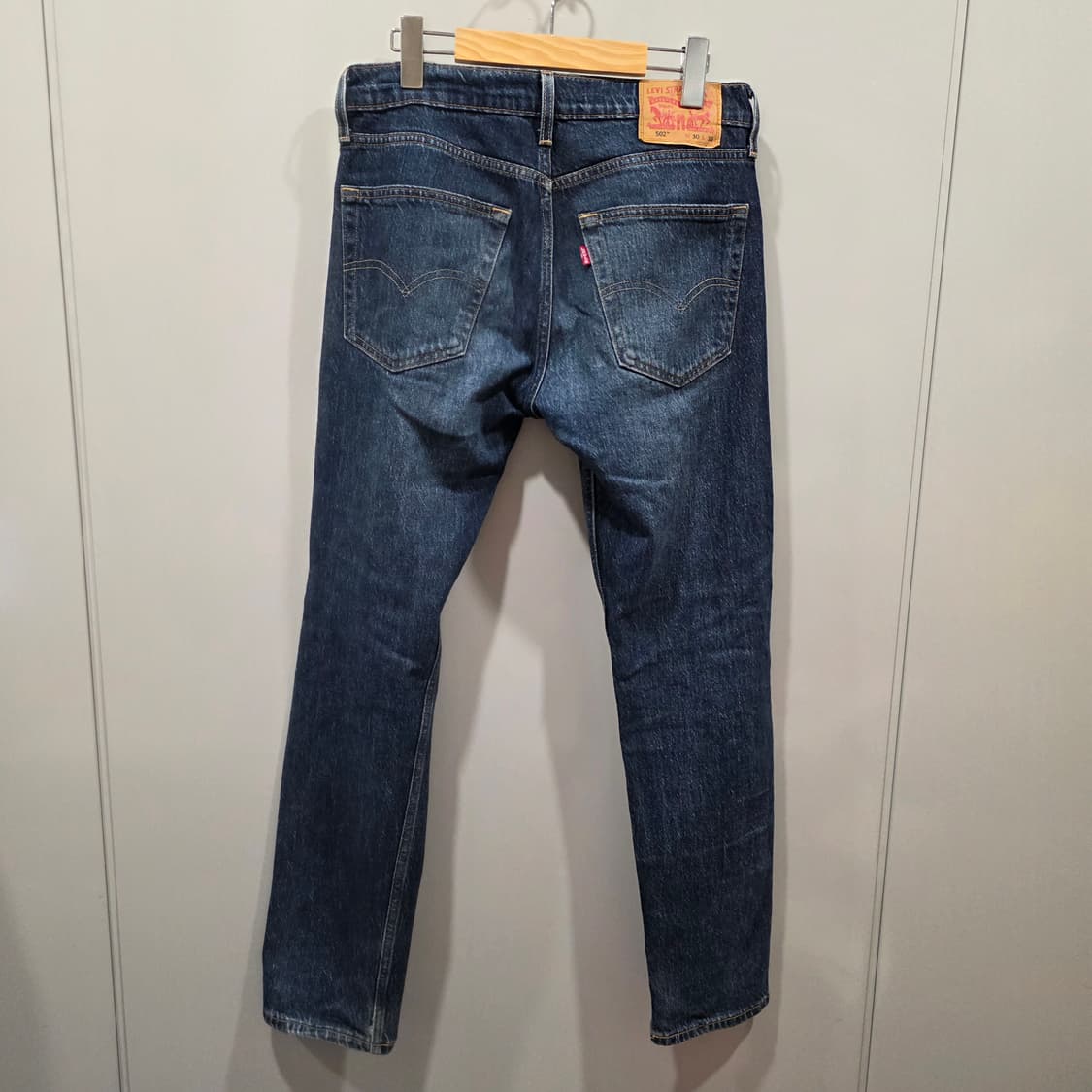 리바이스 502 테이퍼드 진청 데님 상품이미지3