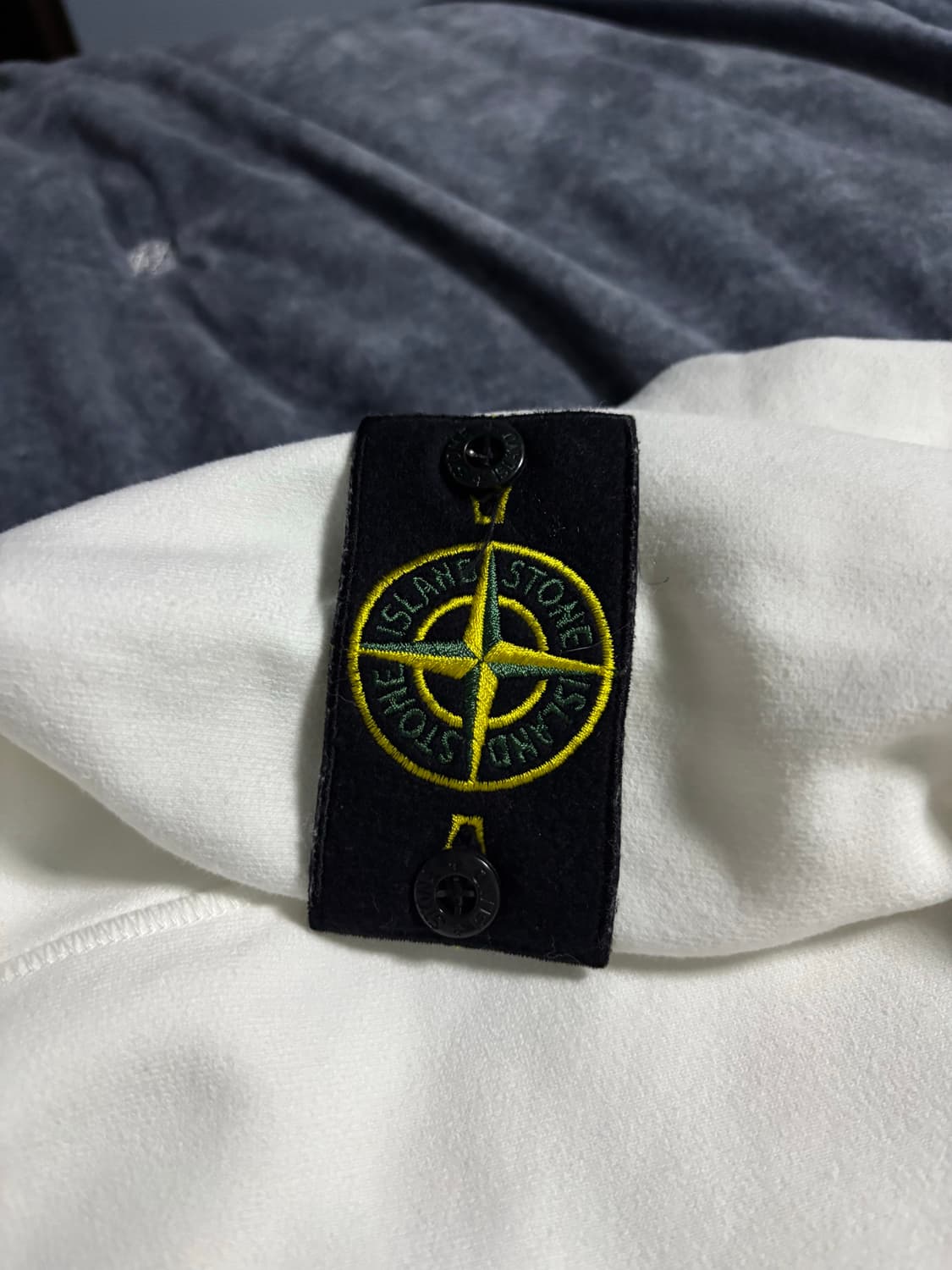 24fw 스톤아일랜드 화이트 후드티 상품이미지3