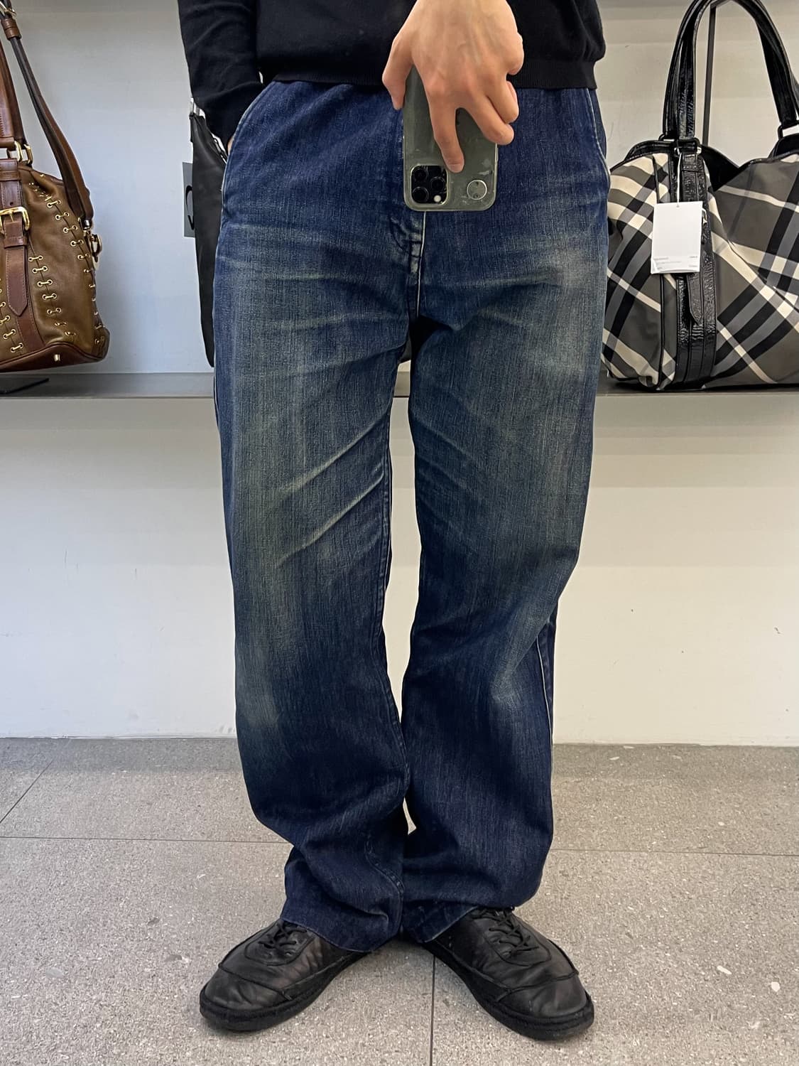 화이트 마운티니어링 09aw 페이디드 데님 팬츠 상품이미지2