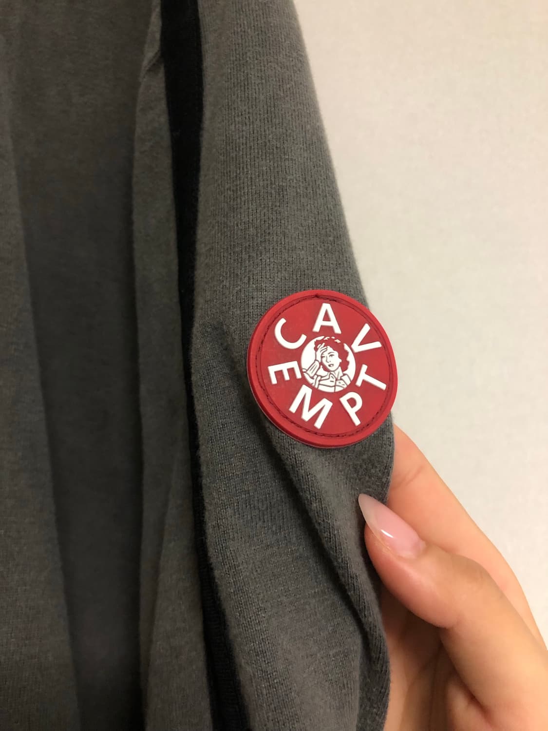 Cav Empt 카브엠트 오버다이 테이프 라이트 집 후드 차콜 24FW 상품이미지4