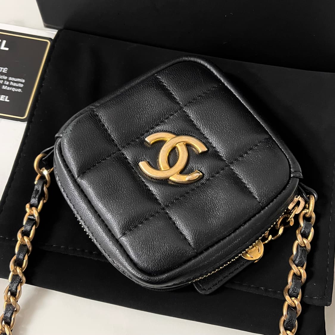 [S급/정품] 샤넬 다이아몬드 체인 미니 블랙 크로스백 가방 AP1926 상품이미지2