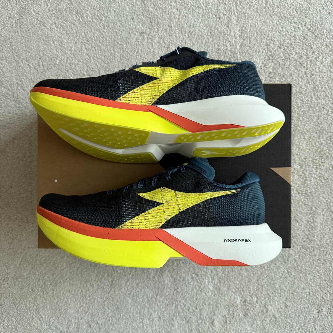 디아도라 가라카본 3 280 카본 러닝화 상품이미지3