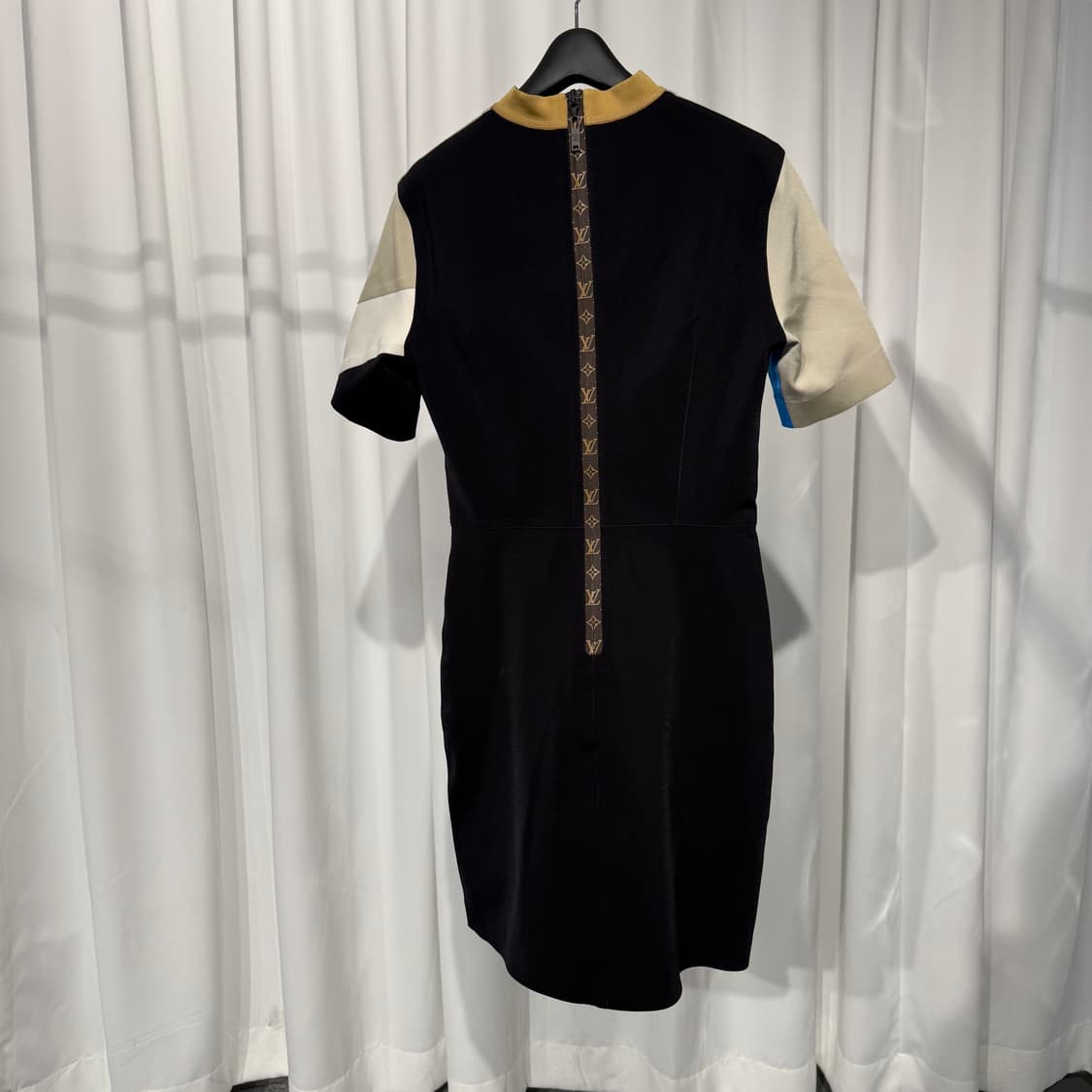 (38) 루이비통 FIRO64NHY 모노그램 드레스 상품이미지3