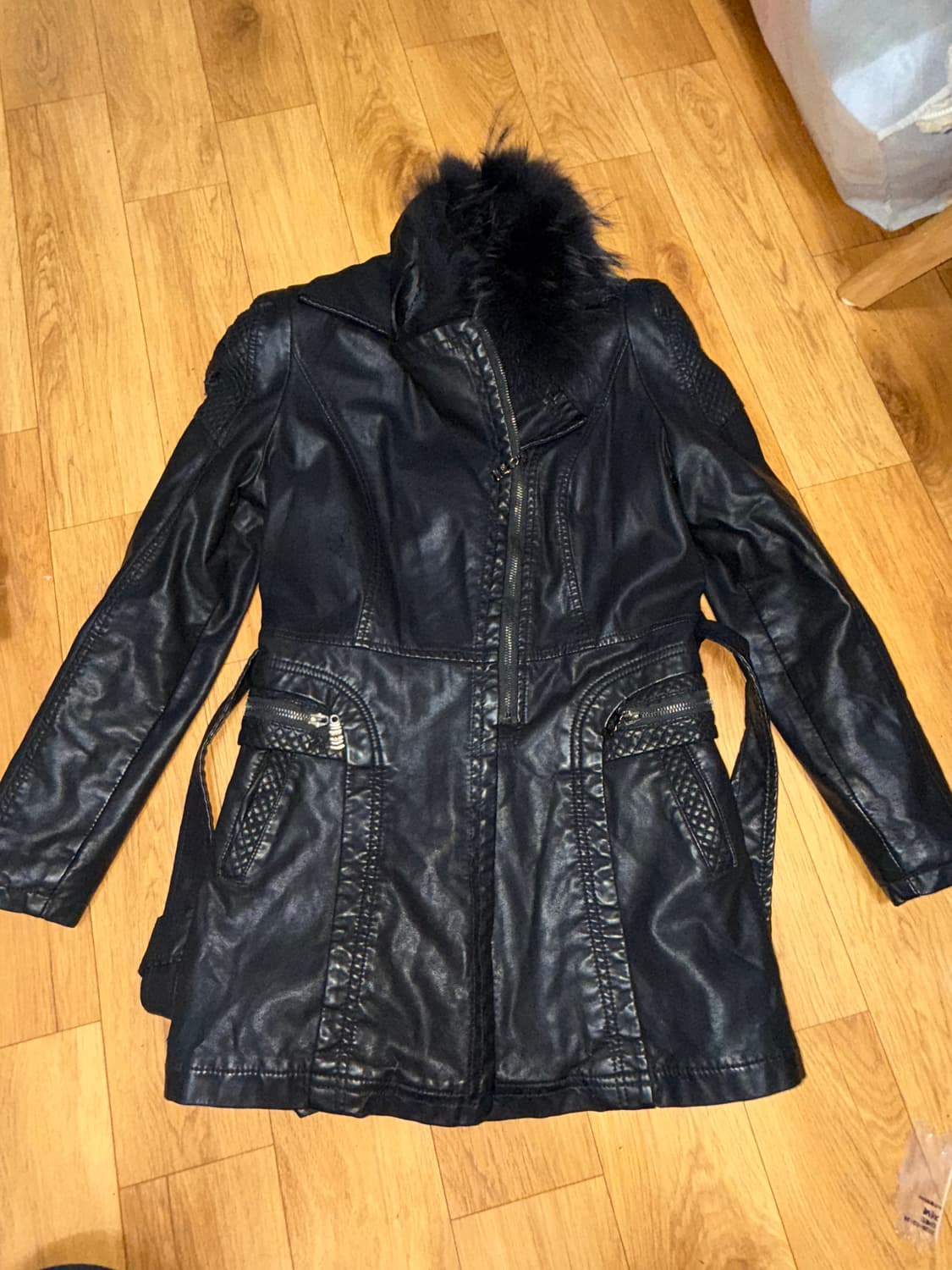 퍼카라 슬림핏 레더 코트 상품이미지1