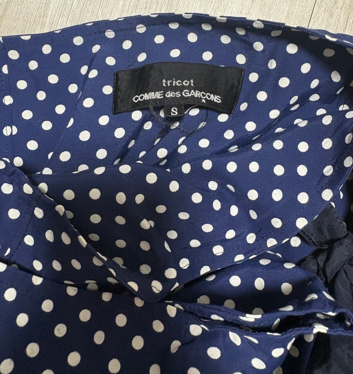 트리콧 꼼데가르송 도트 랩 스커트 네이비 상품이미지2