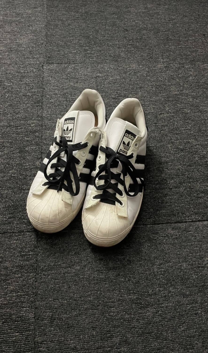 아디다스 x 팔리 슈퍼스타 화이트 상품이미지1