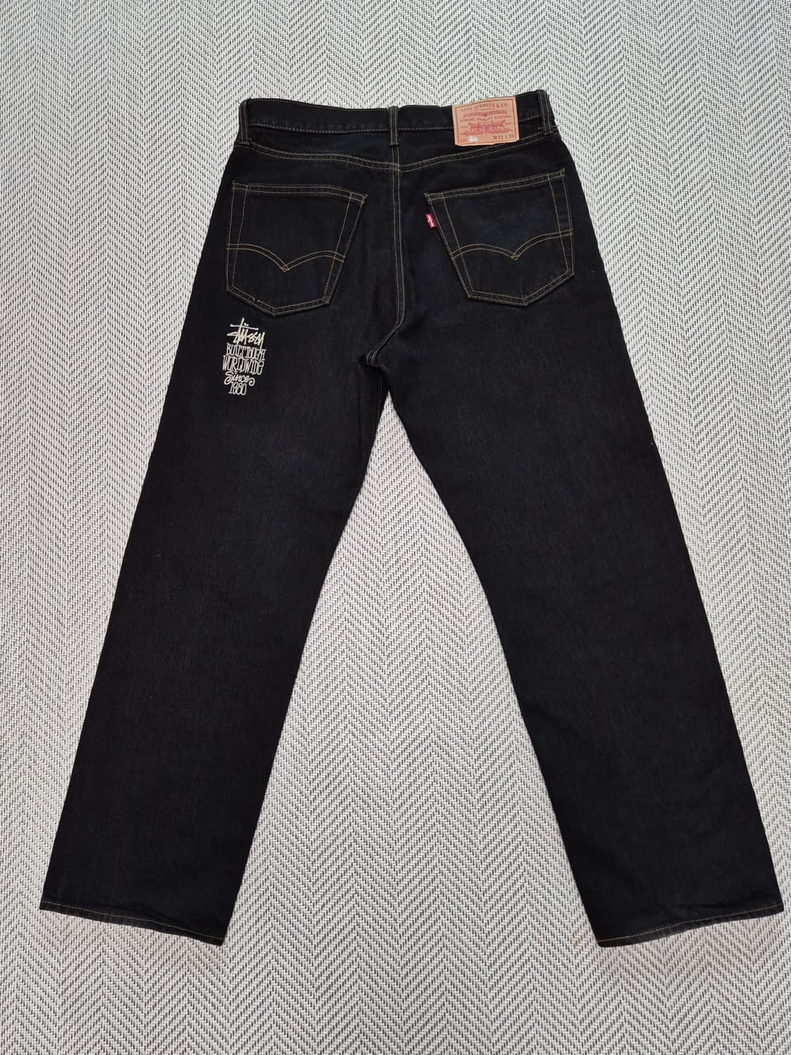 스투시 x 리바이스 크리스피 린스 568 진 블랙 상품이미지3