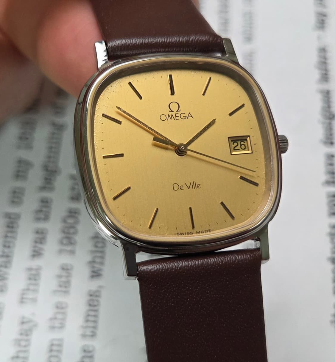 빈티지 오메가 드빌 라운드사각 샴골판 싱글데이트(쓰리침) 슬림 쿼츠 
 상품이미지8
