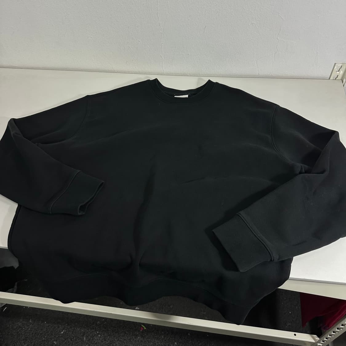 L 소버먼트 블랙 오버핏 헤비 맨투맨 상품이미지1