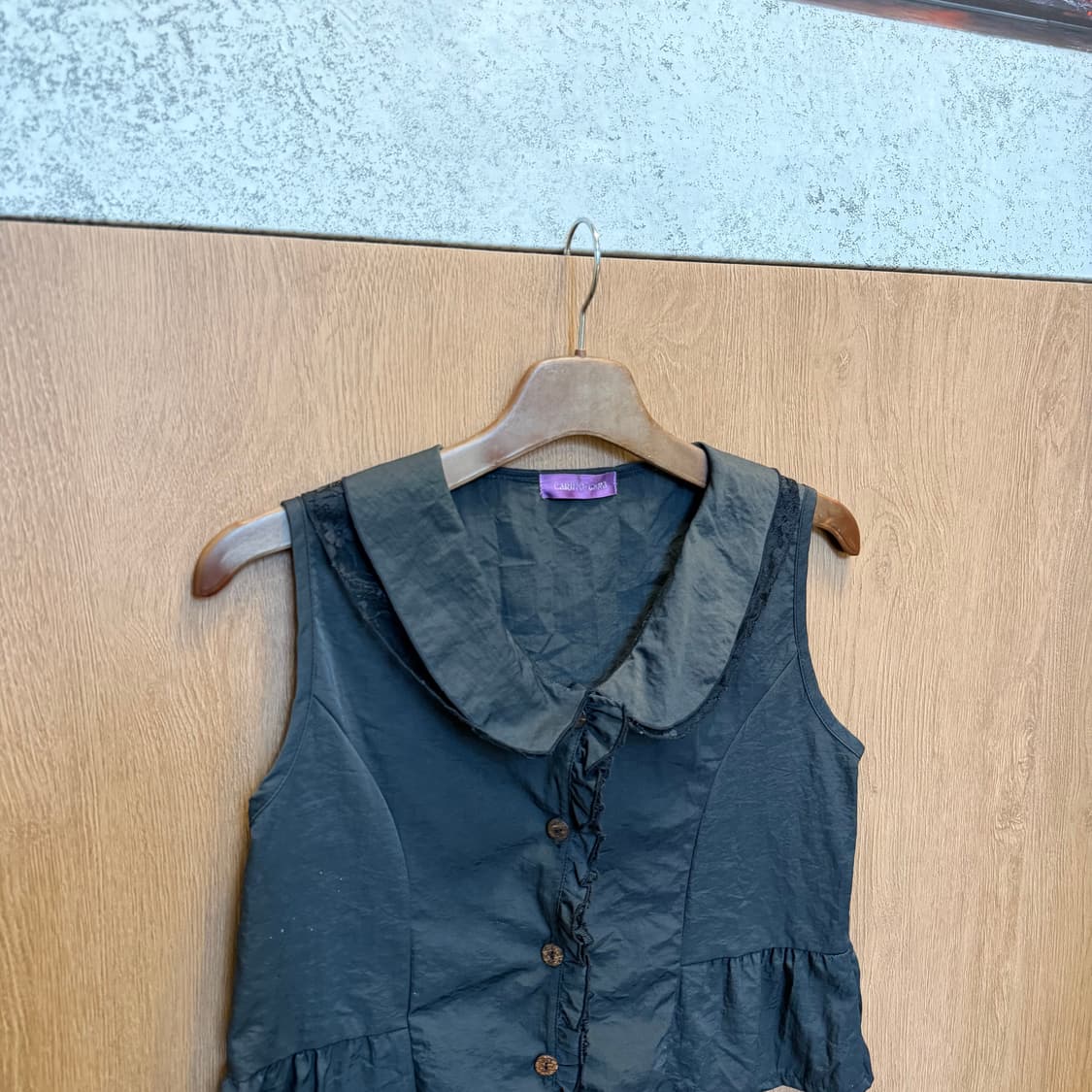 빈티지 슬리브리스 블라우스 라운드 빅 카라 프릴 트리밍 디테일 블랙 상품이미지3