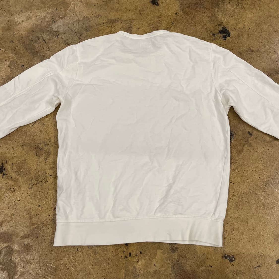 [정품] CP컴퍼니 화이트 렌즈 패치 긴팔 티셔츠  상품이미지4