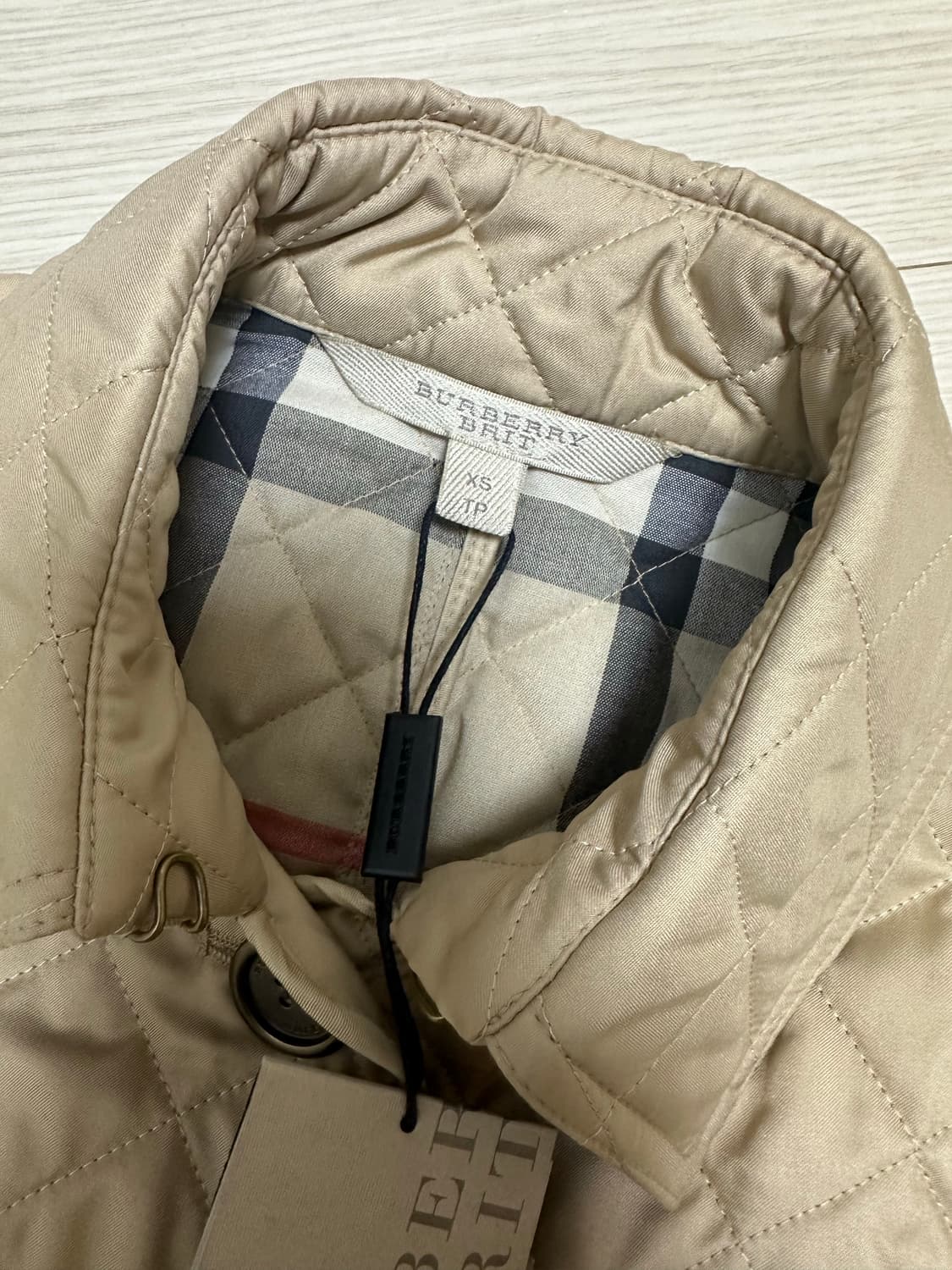 버버리 퀼팅 자켓 XS 사이즈 새 제품입니다 상품이미지3