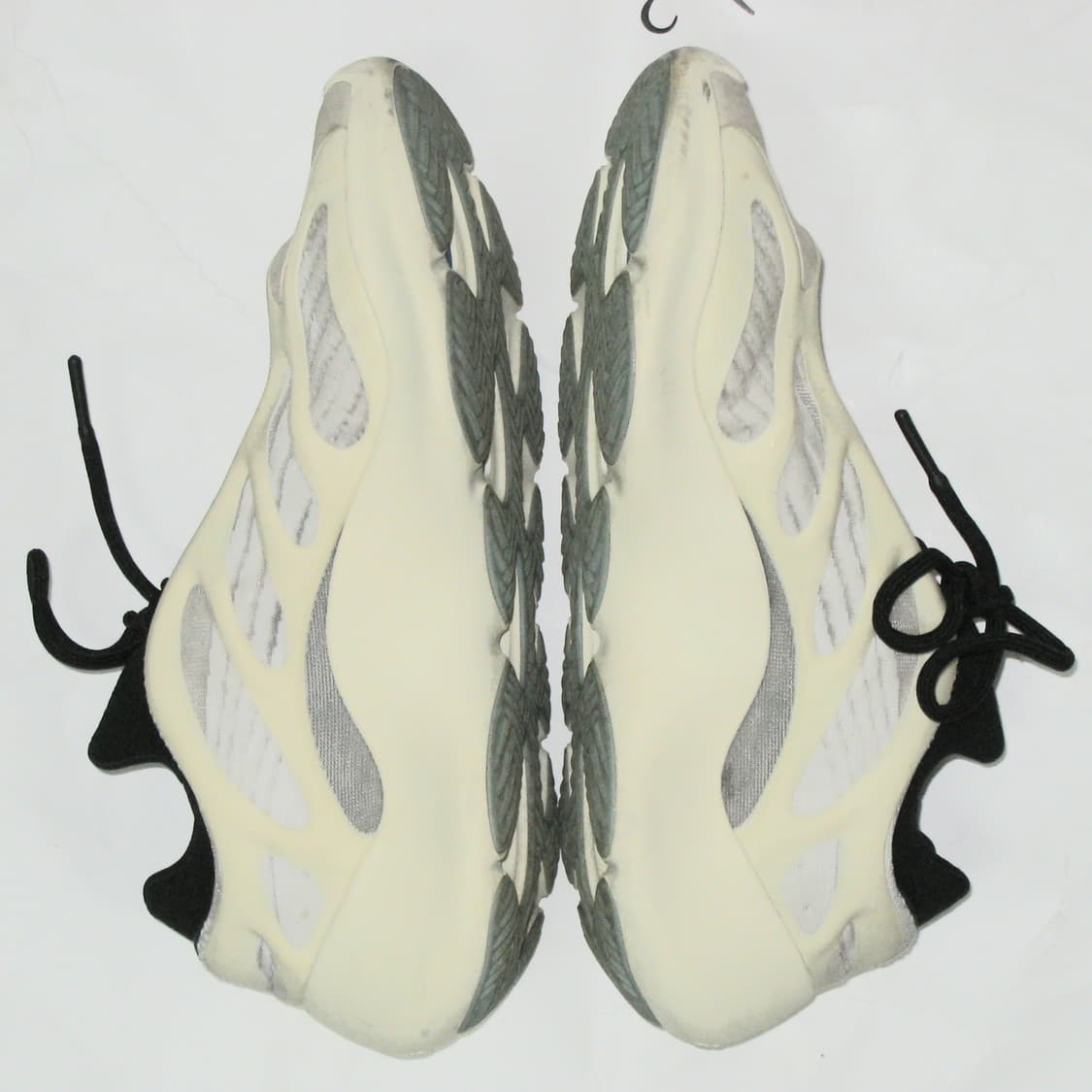 adidas Yeezy Boost 700 V3 Azael 상품이미지2