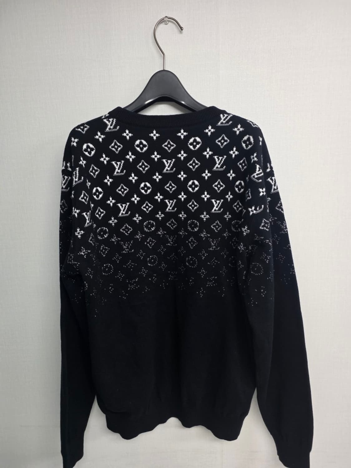 루이비통 모노그램 그라데이션 니트 (상태최상) 사이즈 M 상품이미지2