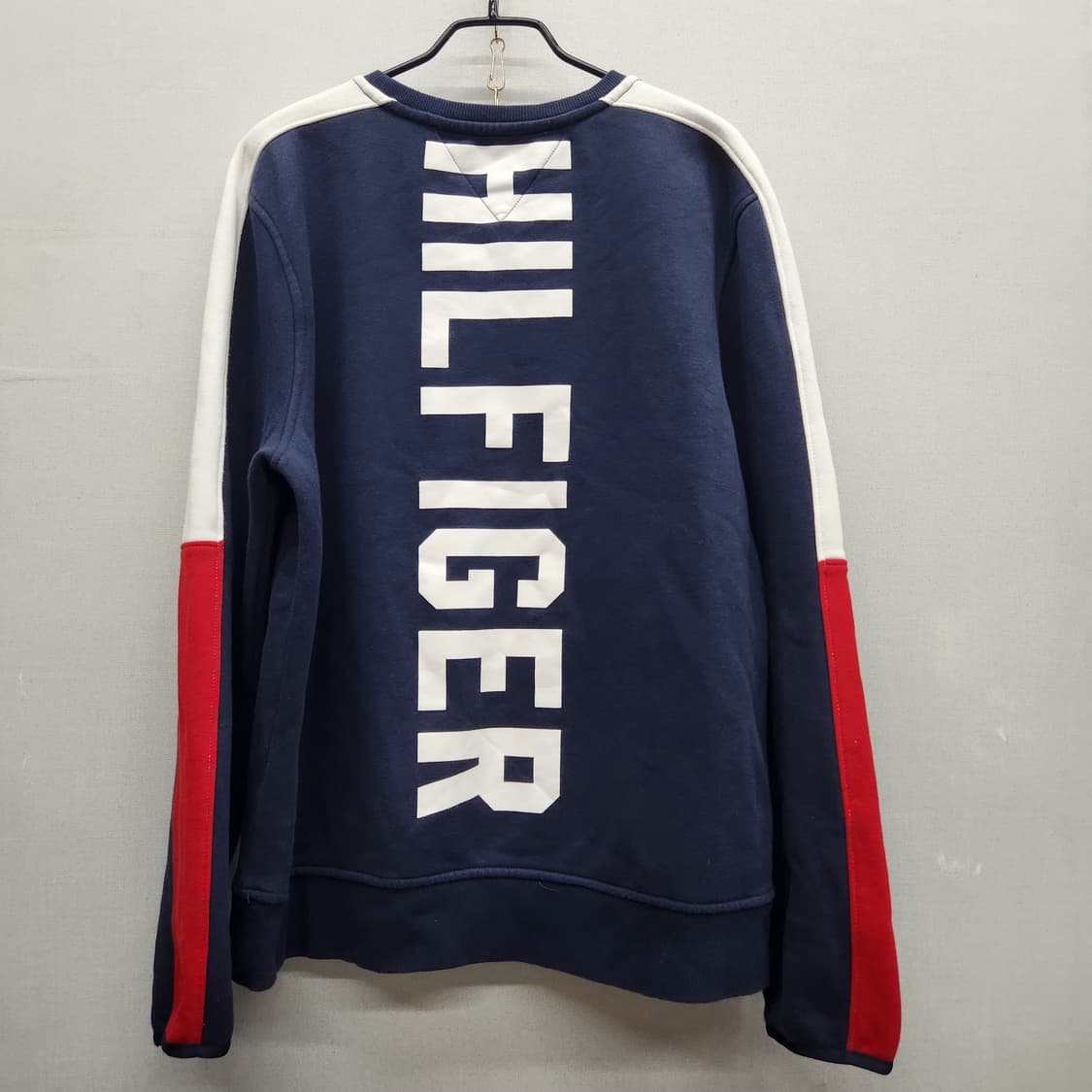 타미힐피거 백로고 사이드라인 캥거루 주머니맨투맨 M(L) 상품이미지1