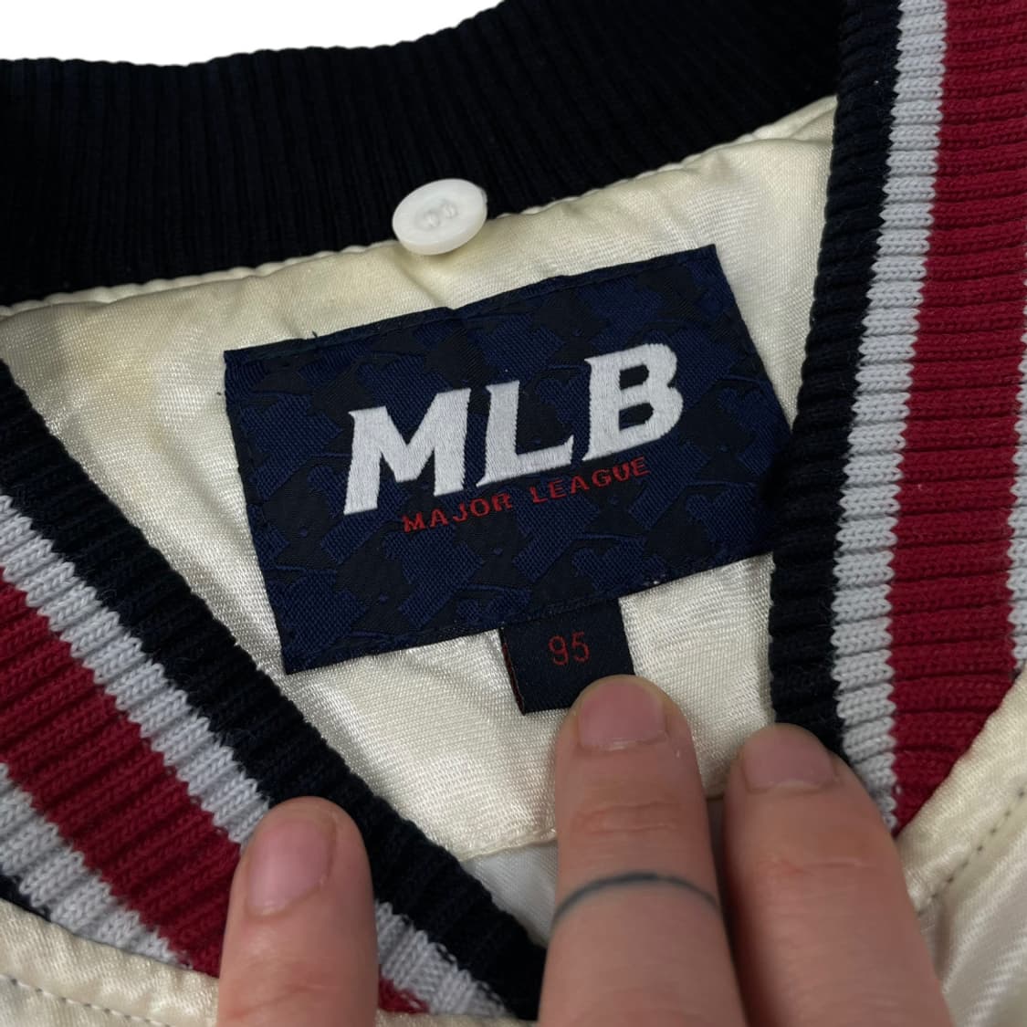 Mlb 바시티 누빔 자켓 상품이미지5