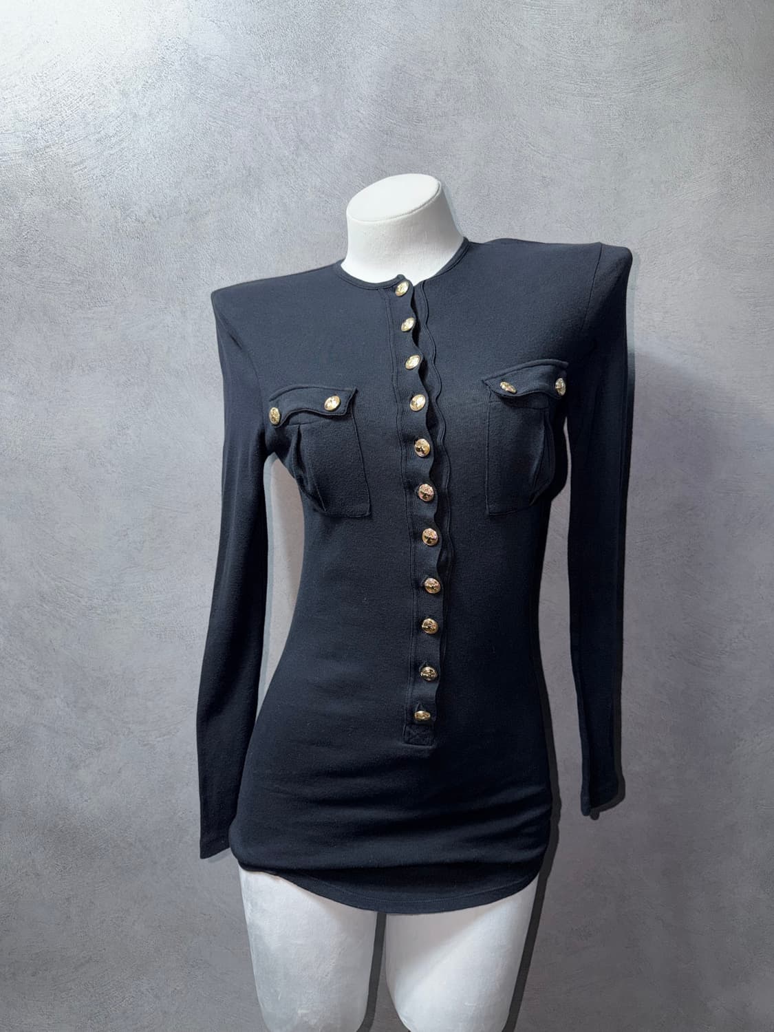 발망 헨리넥 긴팔티셔츠 블랙 상품이미지6