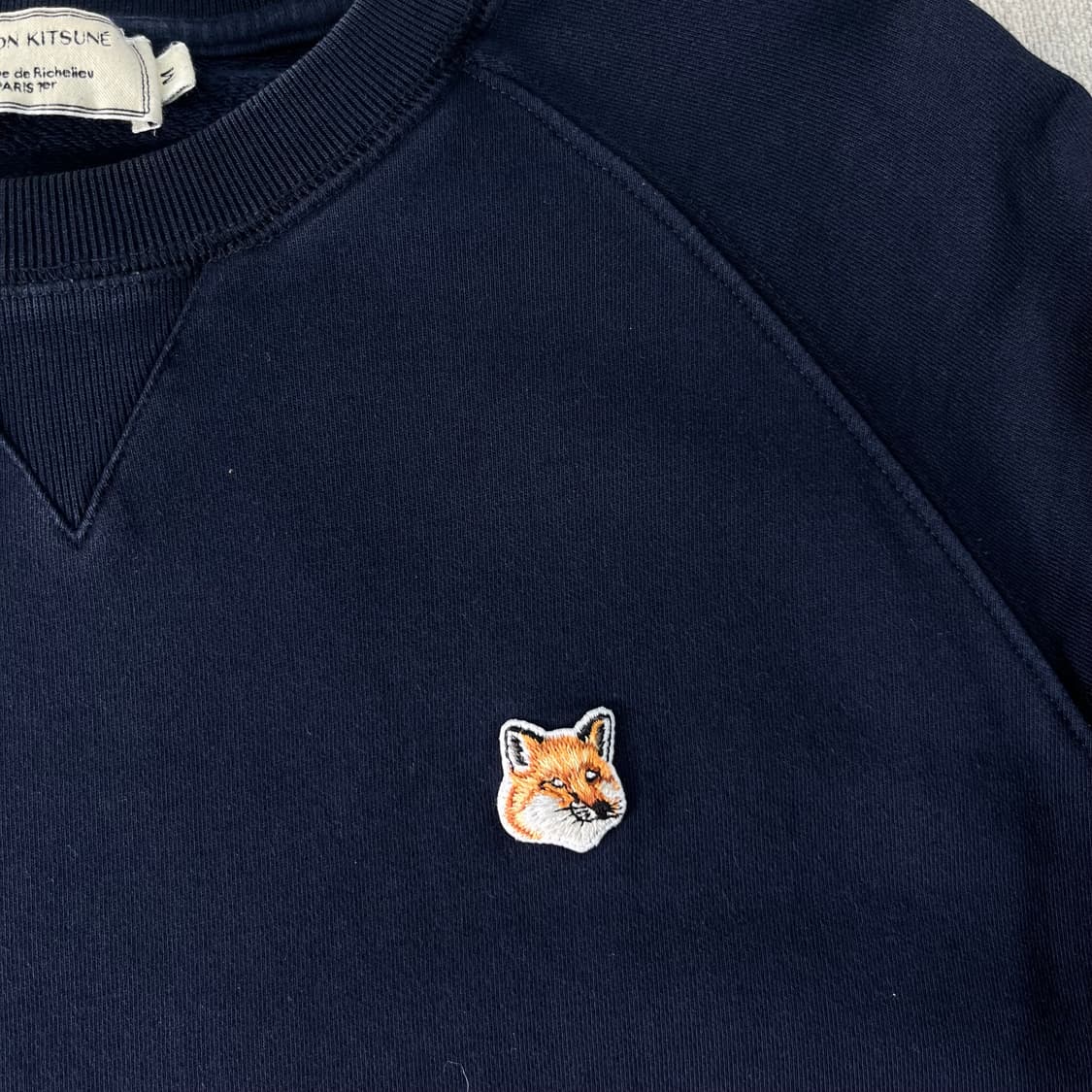 100 메종키츠네 원폭스 네이비 자수 맨투맨 상품이미지3