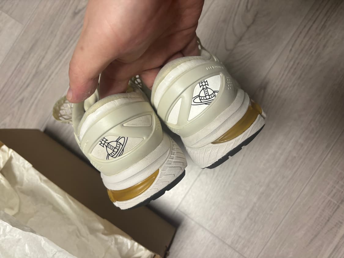 [245/하자] 아식스 비비안웨스트우드 젤카야노26 상품이미지4