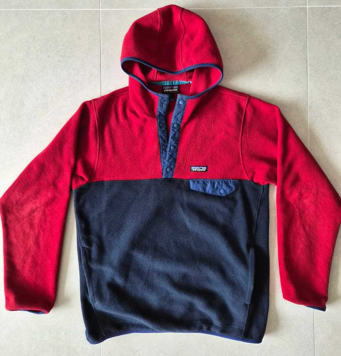 빈티지 파타고니아 신칠라 후드 풀오버 레드네이비 매티보이 착용 상품이미지2