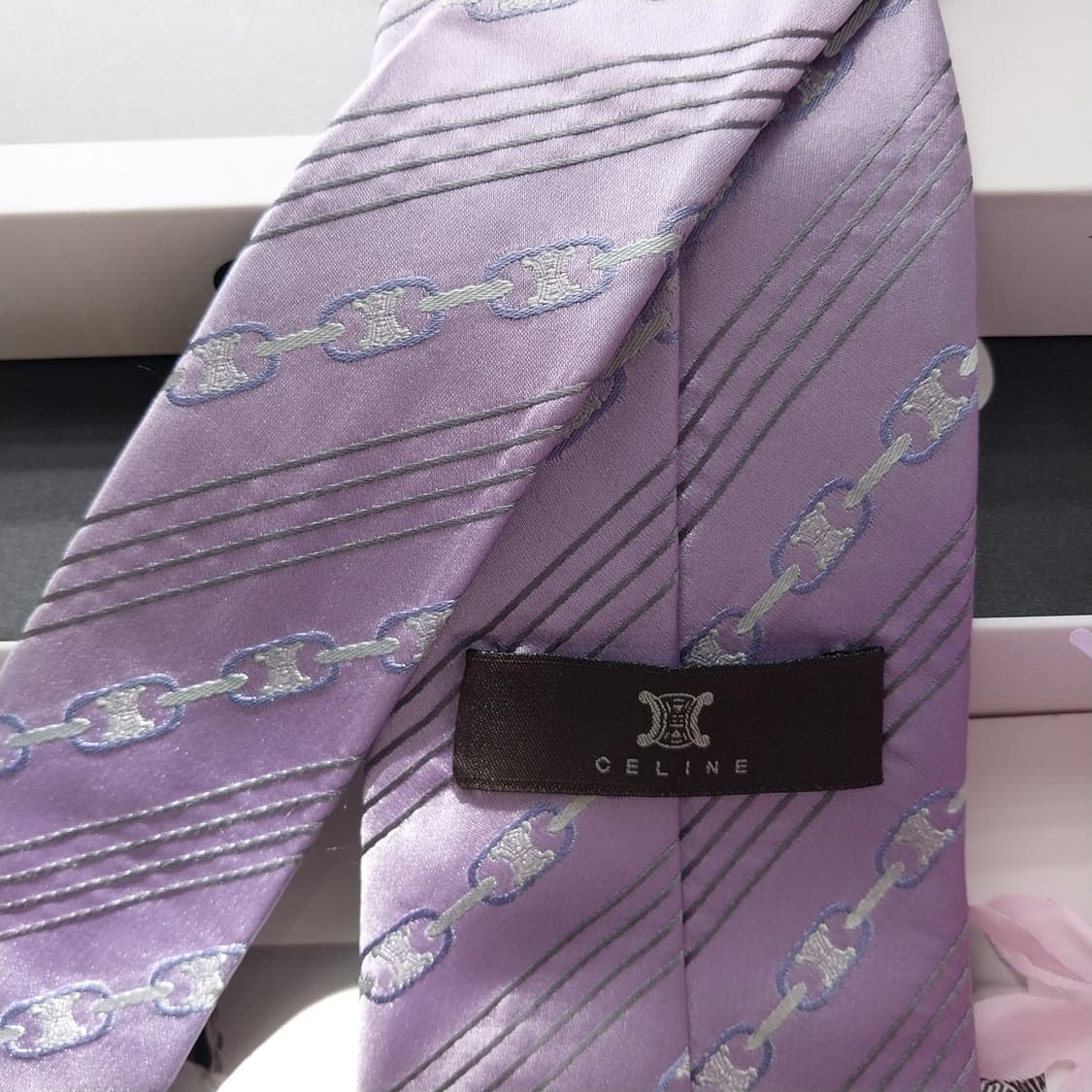 셀린느 실크 연보라 자수 패턴 넥타이 9.1cm A+등급 K2593
 상품이미지5