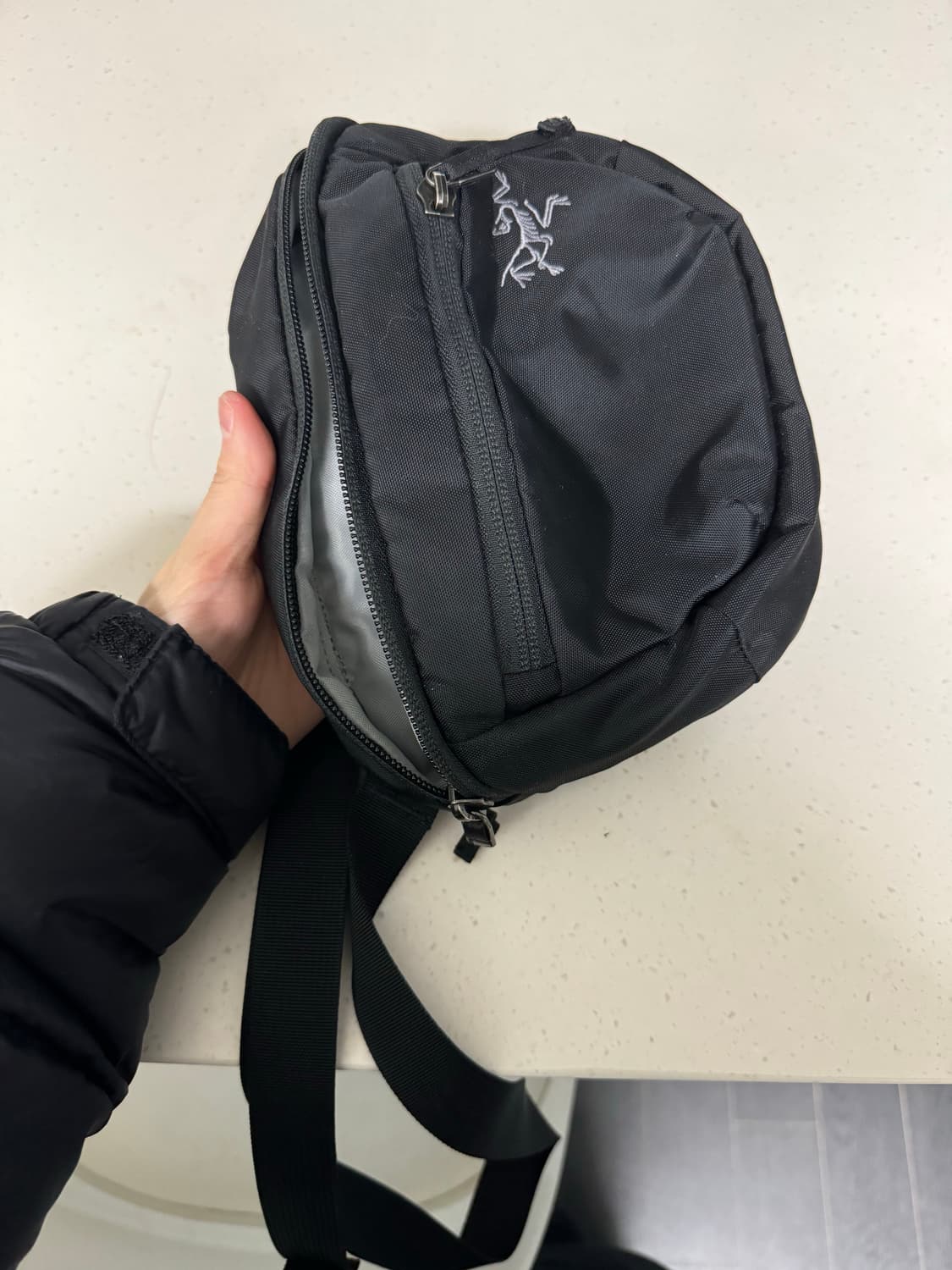 아크테릭스 맨티스 1 웨이스트백 블랙 상품이미지2