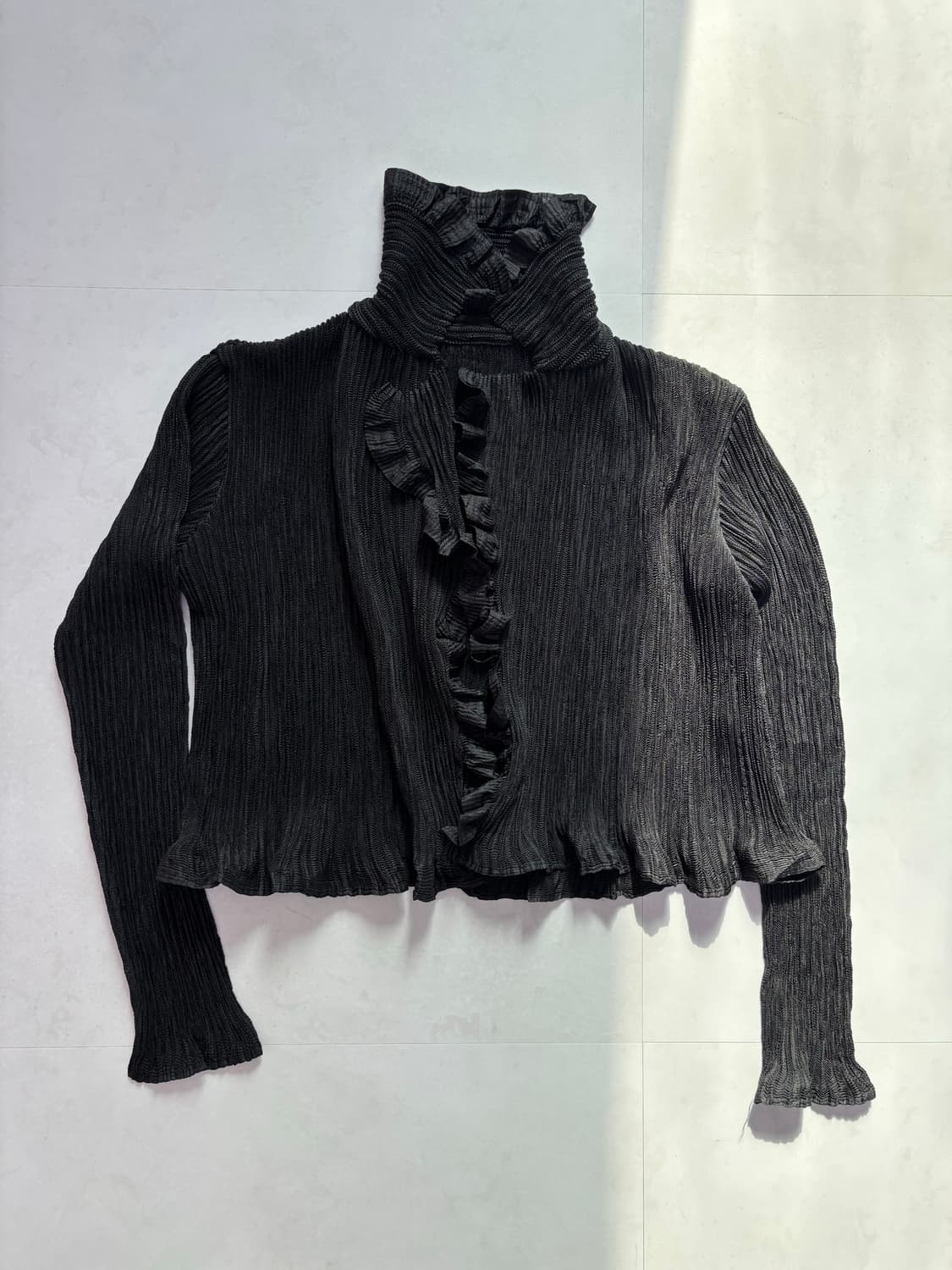 RUFFLE PLEATED CARDIGAN 상품이미지1