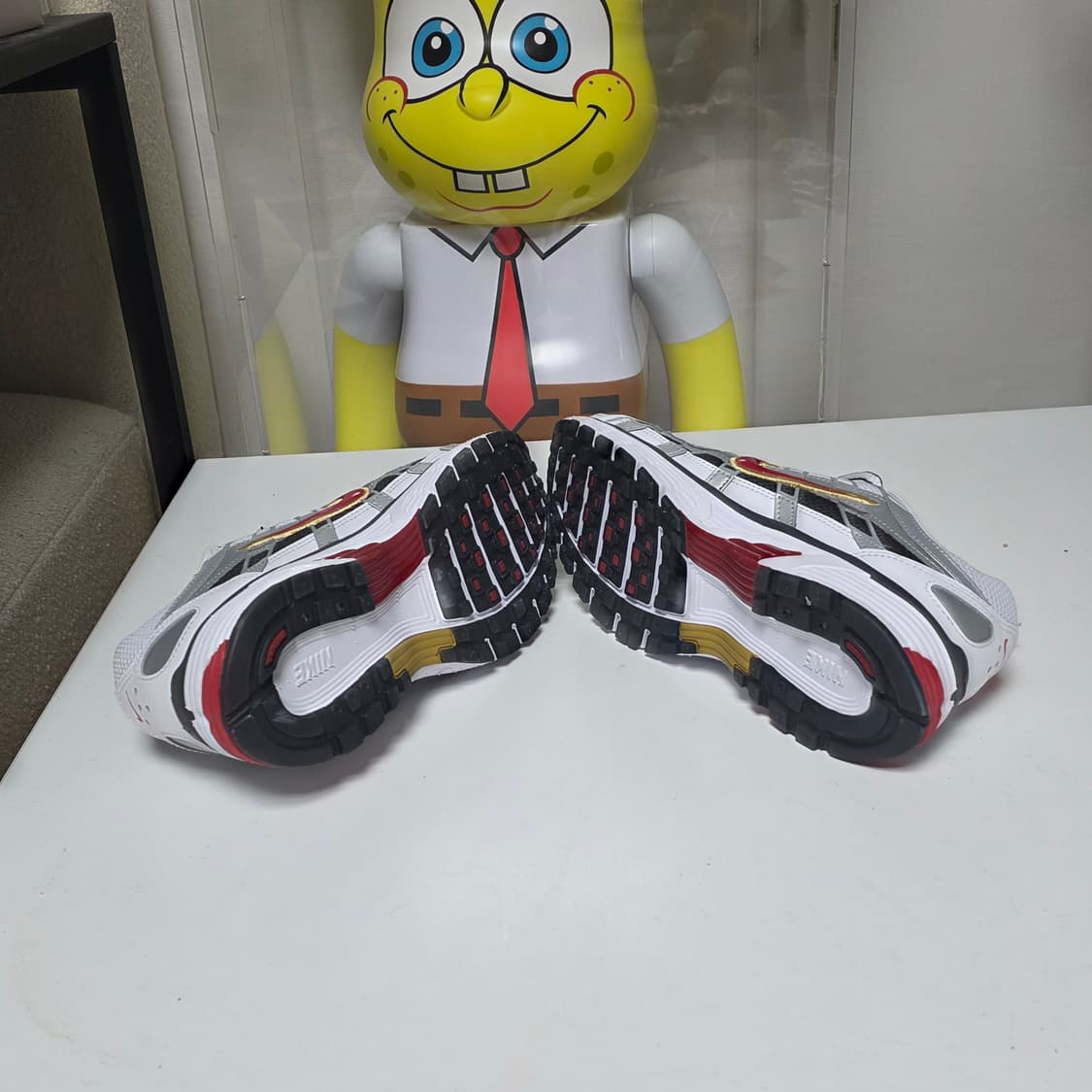 나이키 p-6000 화이트 바시티 레드 235 상품이미지4