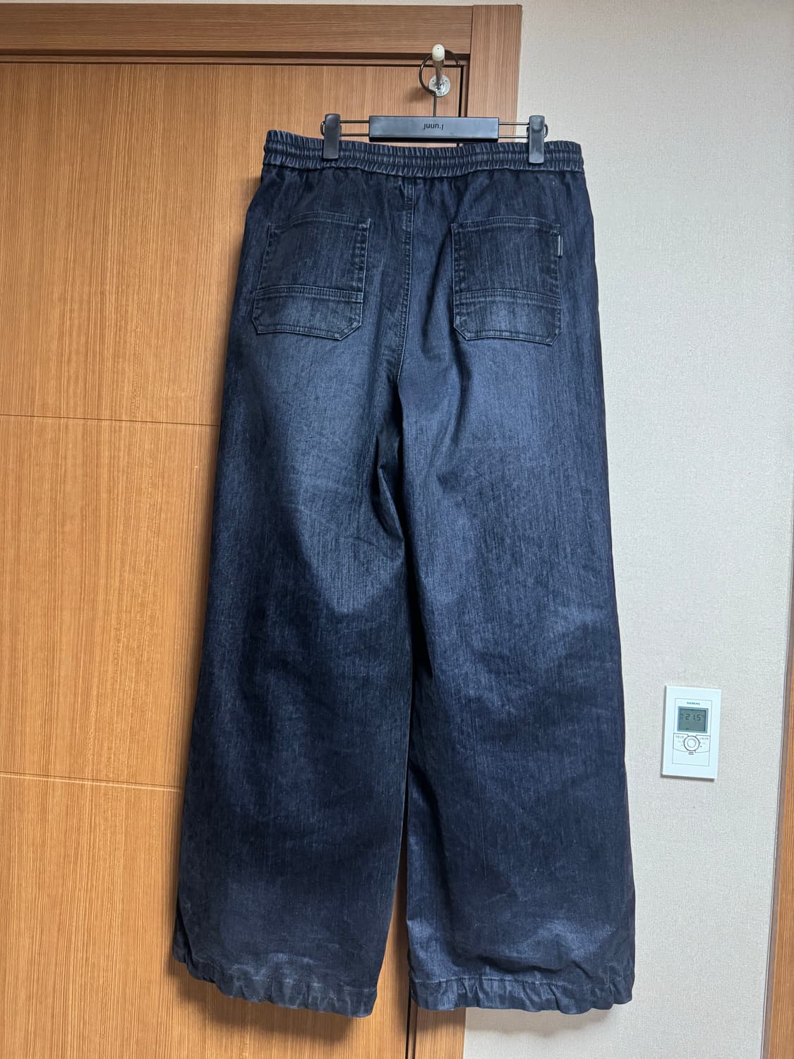 준지 25FW 슬럽벨벳 데님 와이드 팬츠 블랙 48 상품이미지3