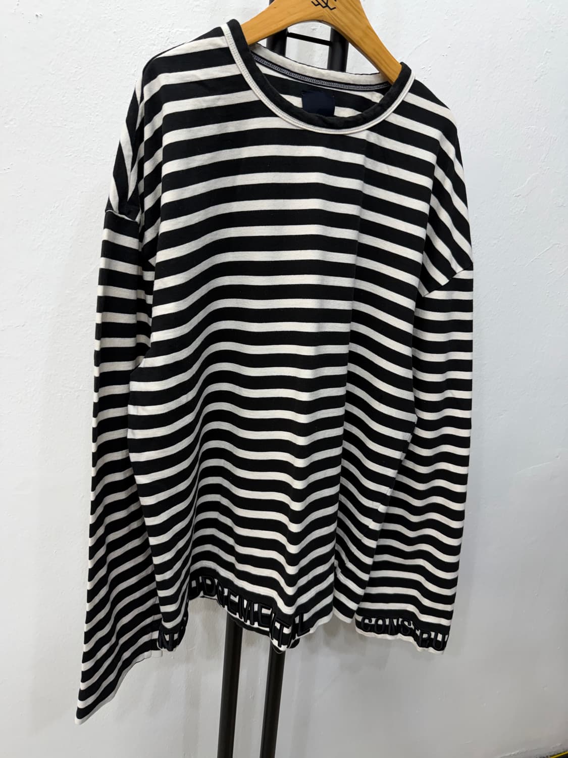 정품) 준지 오버핏 자수 레터링 긴팔티 44 상품이미지2