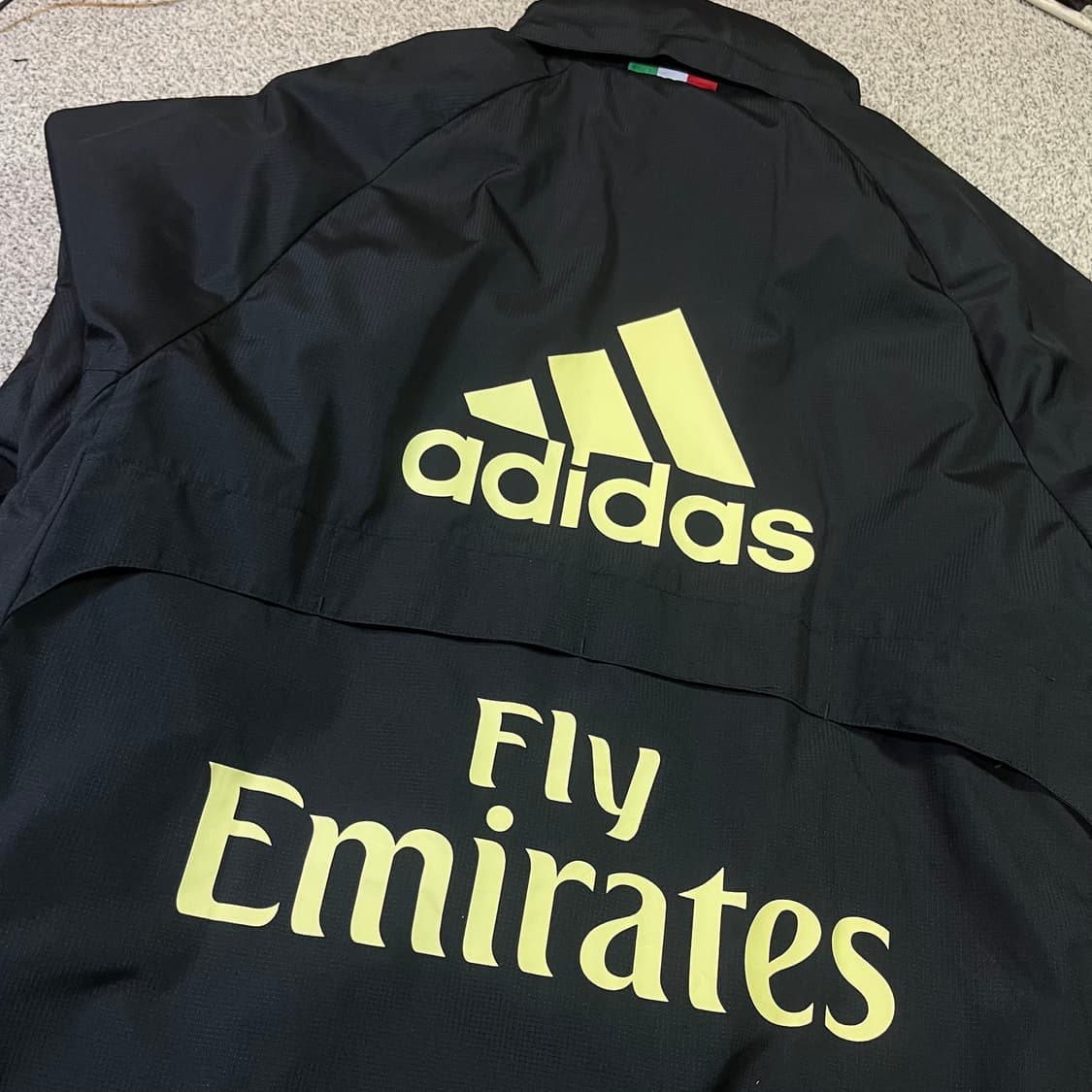 아디다스 AC밀란 트랙 바람막이 자켓 상품이미지3