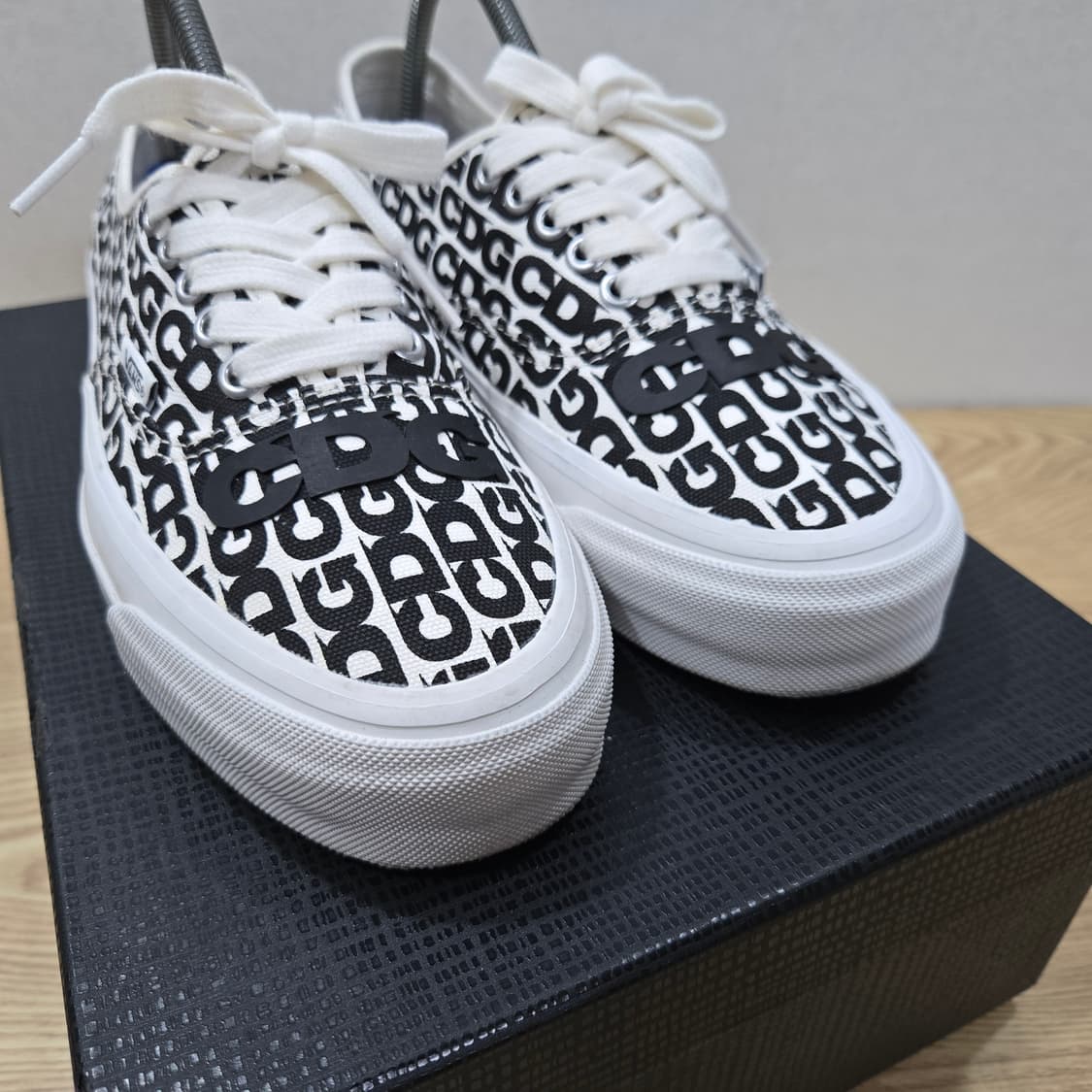 260 반스 x CDG 어센틱 OG 상품이미지5