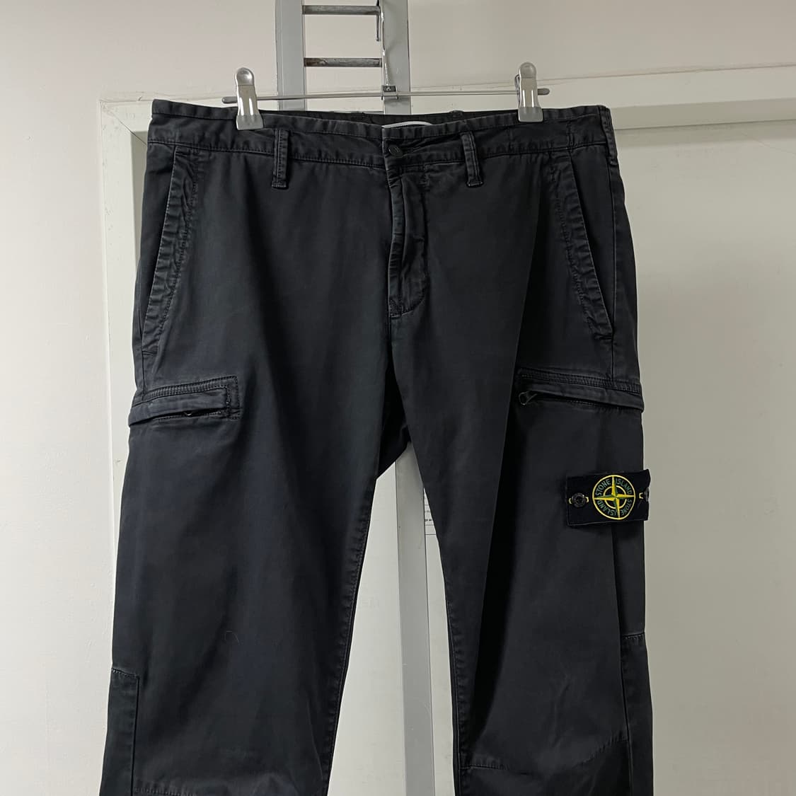 스톤아일랜드 카고 팬츠 블랙 32 상품이미지2