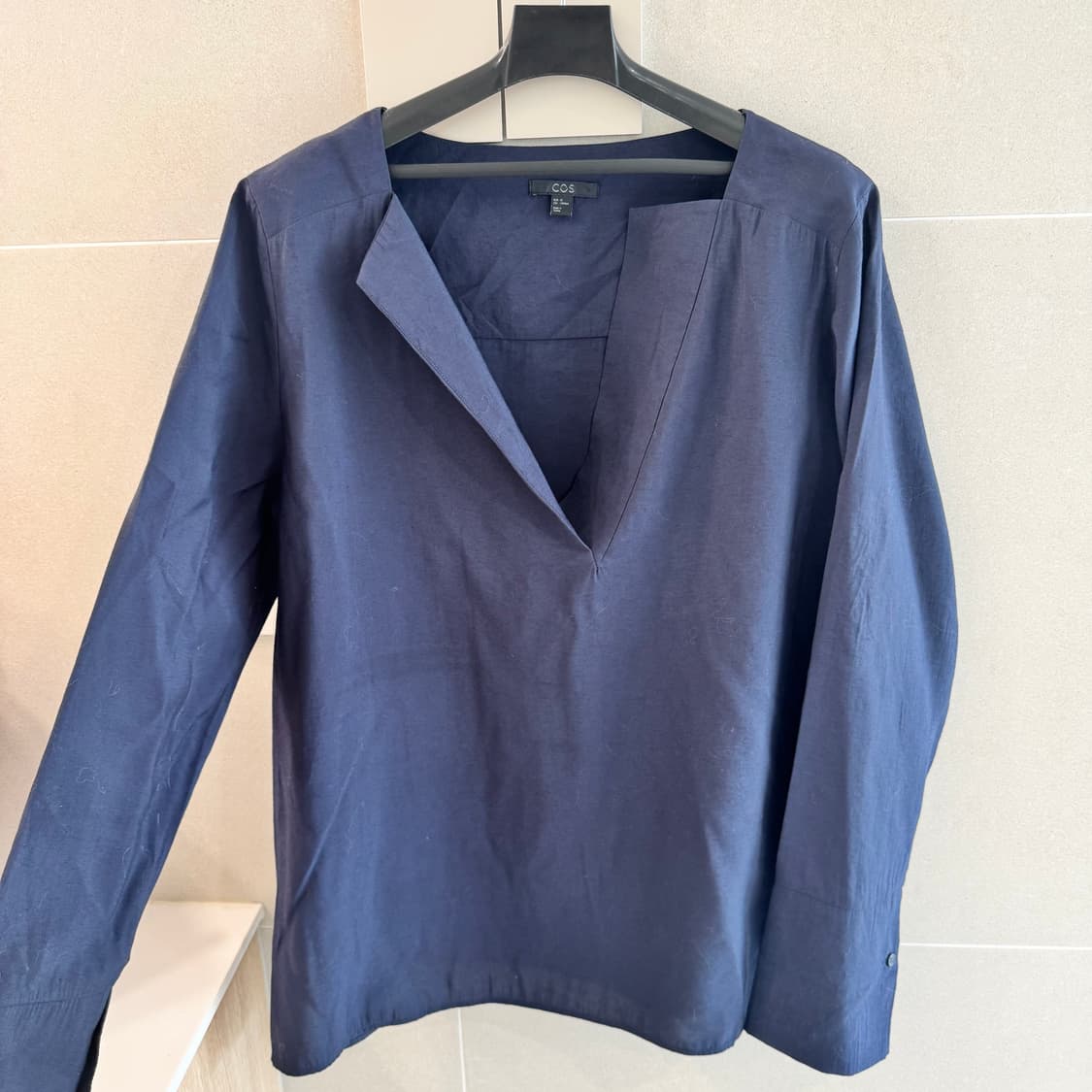 Cos 네이비 블라우스 상품이미지3