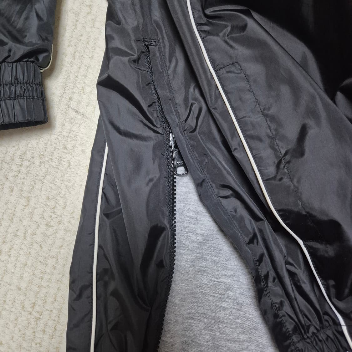 [우주매물🔥] 슈프림 19fw 파이핑 웜업 상품이미지7