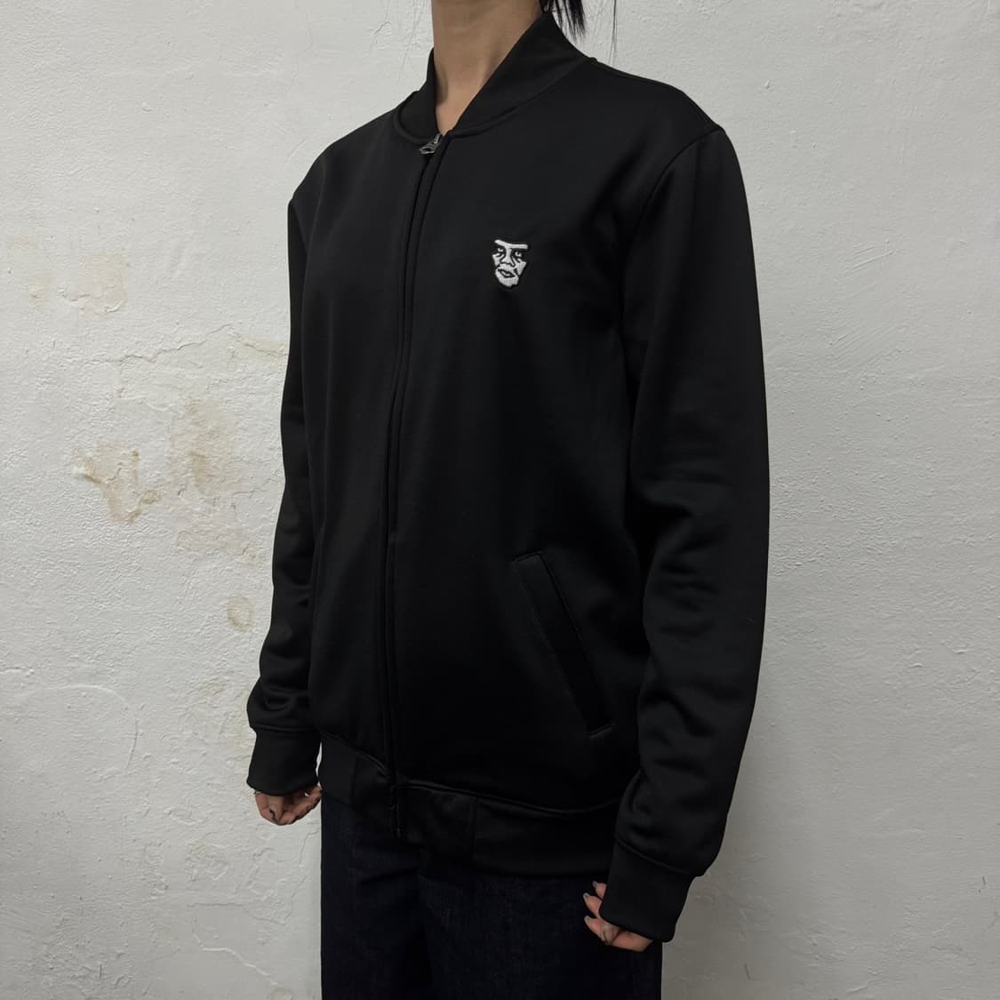 오베이(OBEY) 블랙 페이스 자수 폴리에스터 집업 스타디움 자켓 상품이미지1
