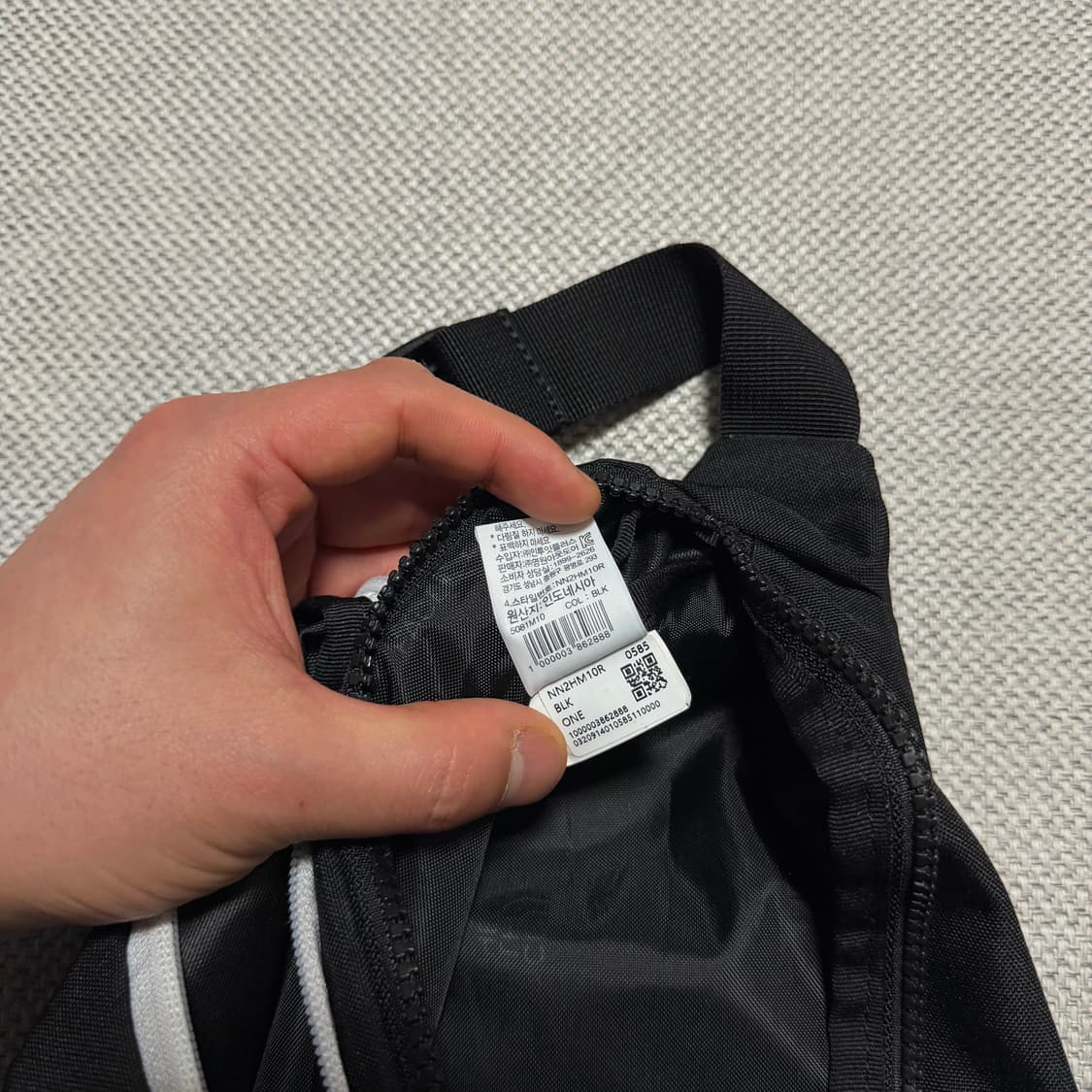 노스페이스 블랙 힙색 상품이미지4