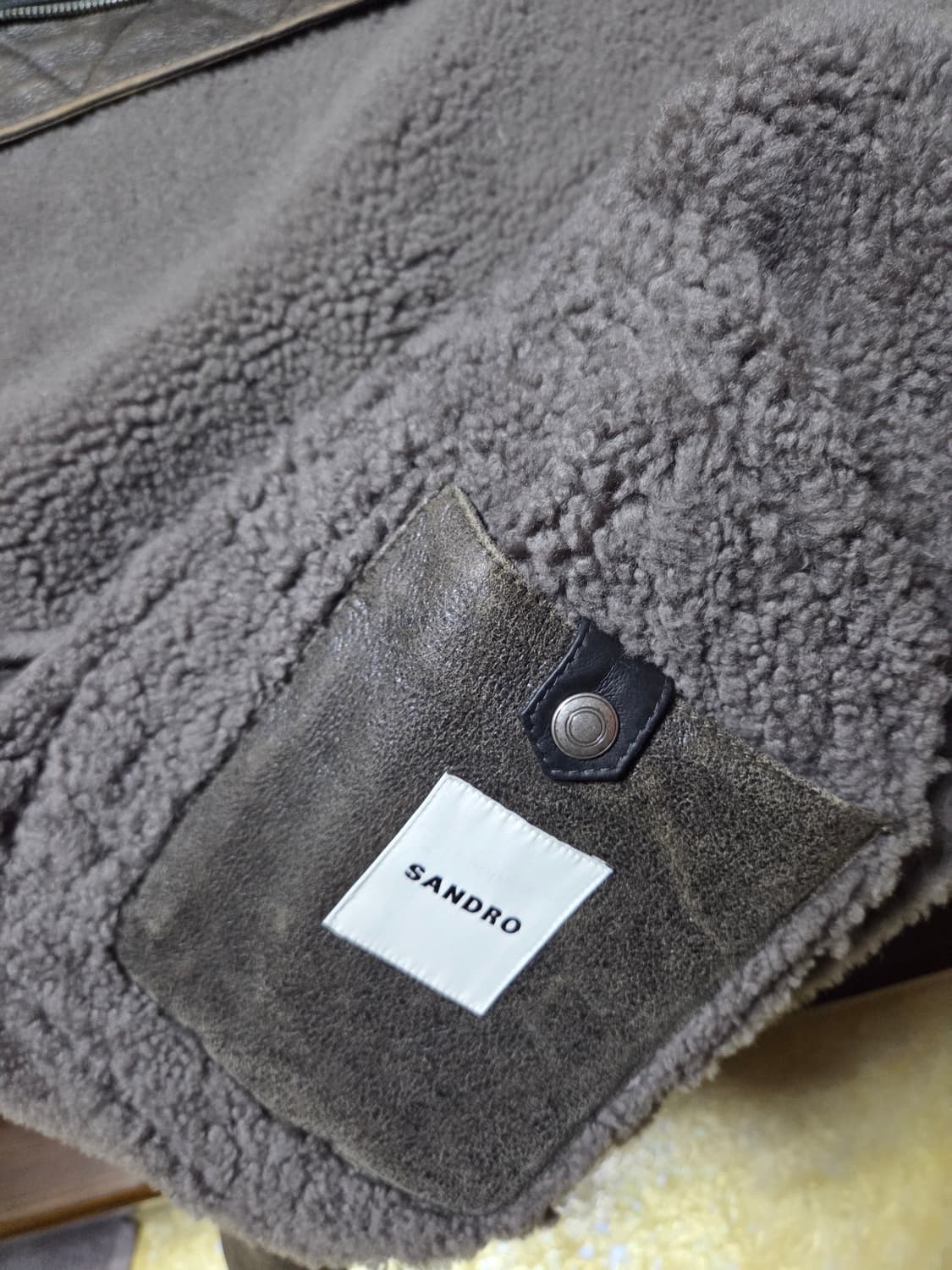 산드로  23fw 무스탕 52사이즈 105  상품이미지4