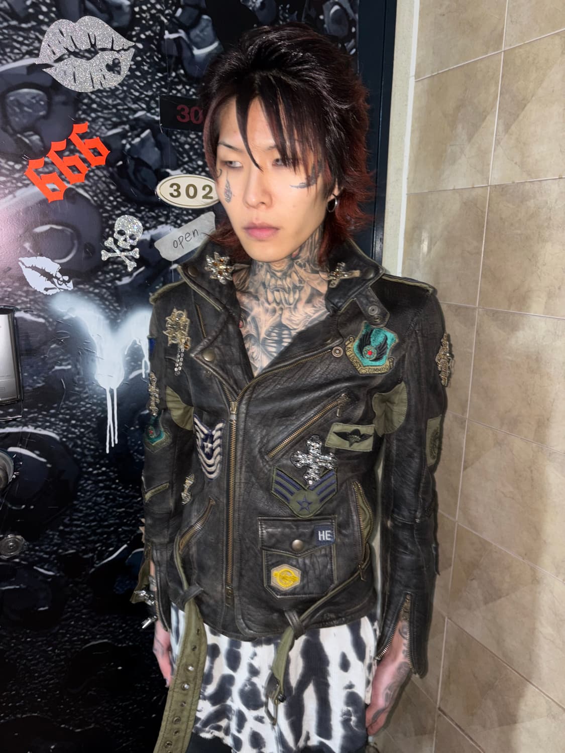 Crystal Embellished Leather Jacket 상품이미지6