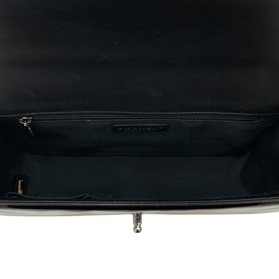 샤넬 보이백 라지 플랩백 CC 은장 페이던트 레더 상품이미지8