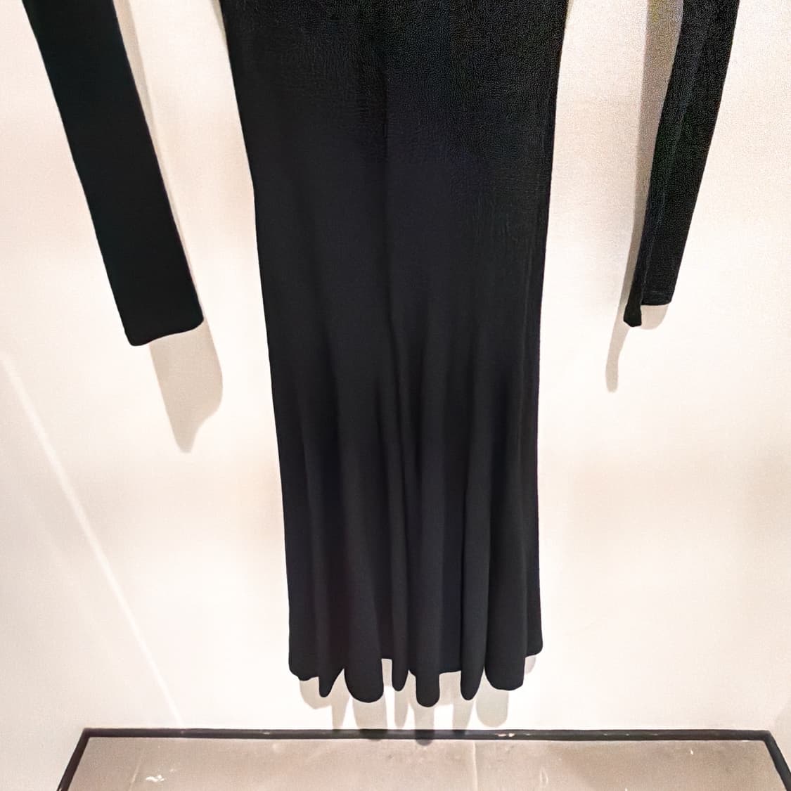 (정품/새상품) KHAITE 케이트 블랙 버진울 스쿱 백 니트 드레스 상품이미지3