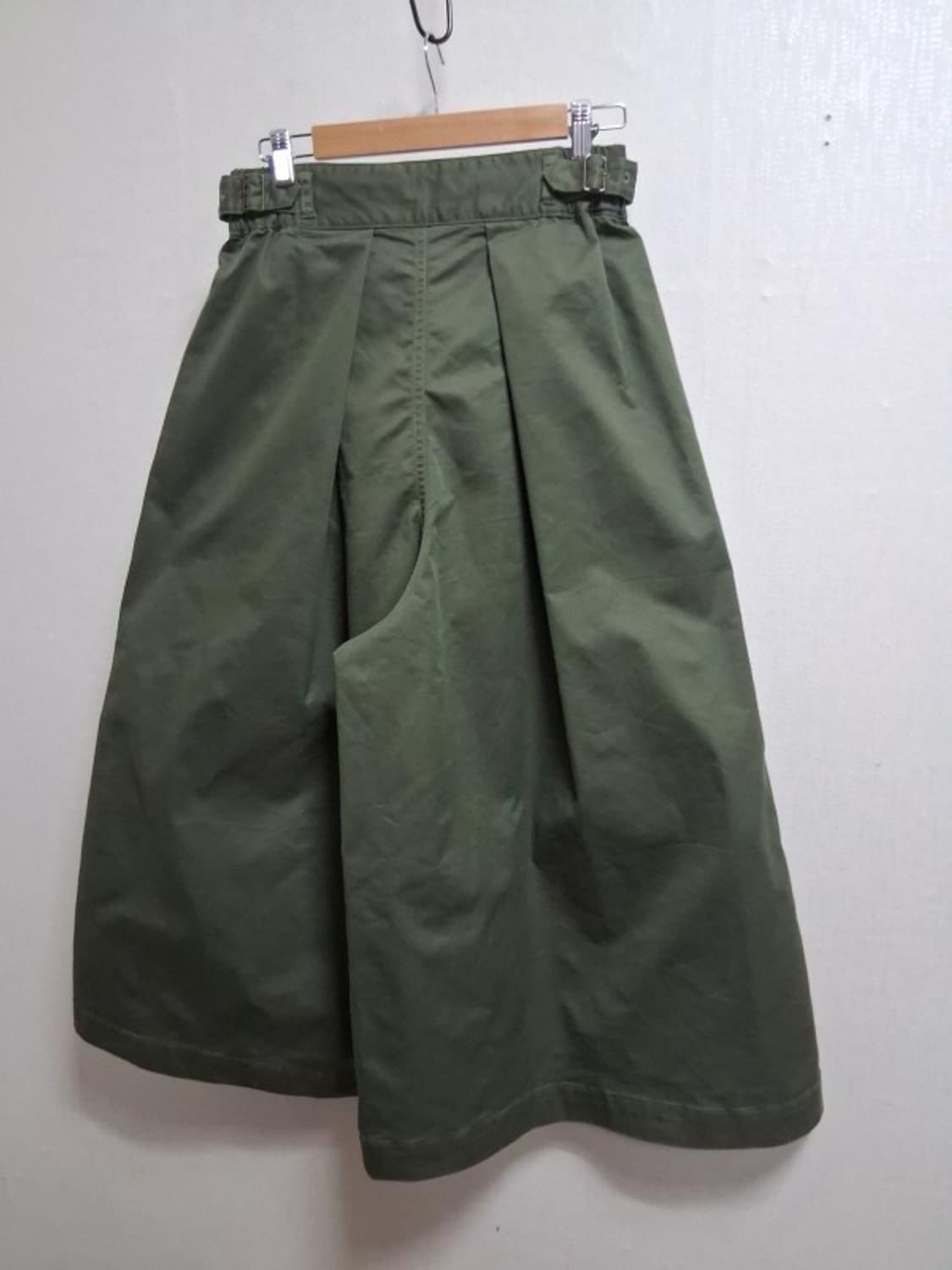 일본수입 LELILL 카키색 데님 치마바지 미착용 허리26 에서 28 상품이미지2