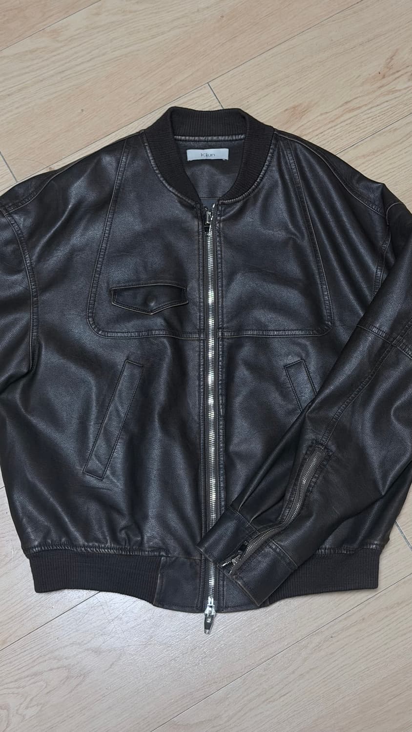 기준 KIJUN 페이크레더 봄버 자켓 다크브라운 상품이미지3