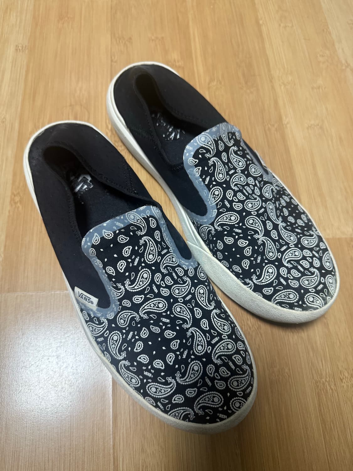 반스 컴피쿠시 원 반다나 블랙 스니커즈 275 상품이미지1