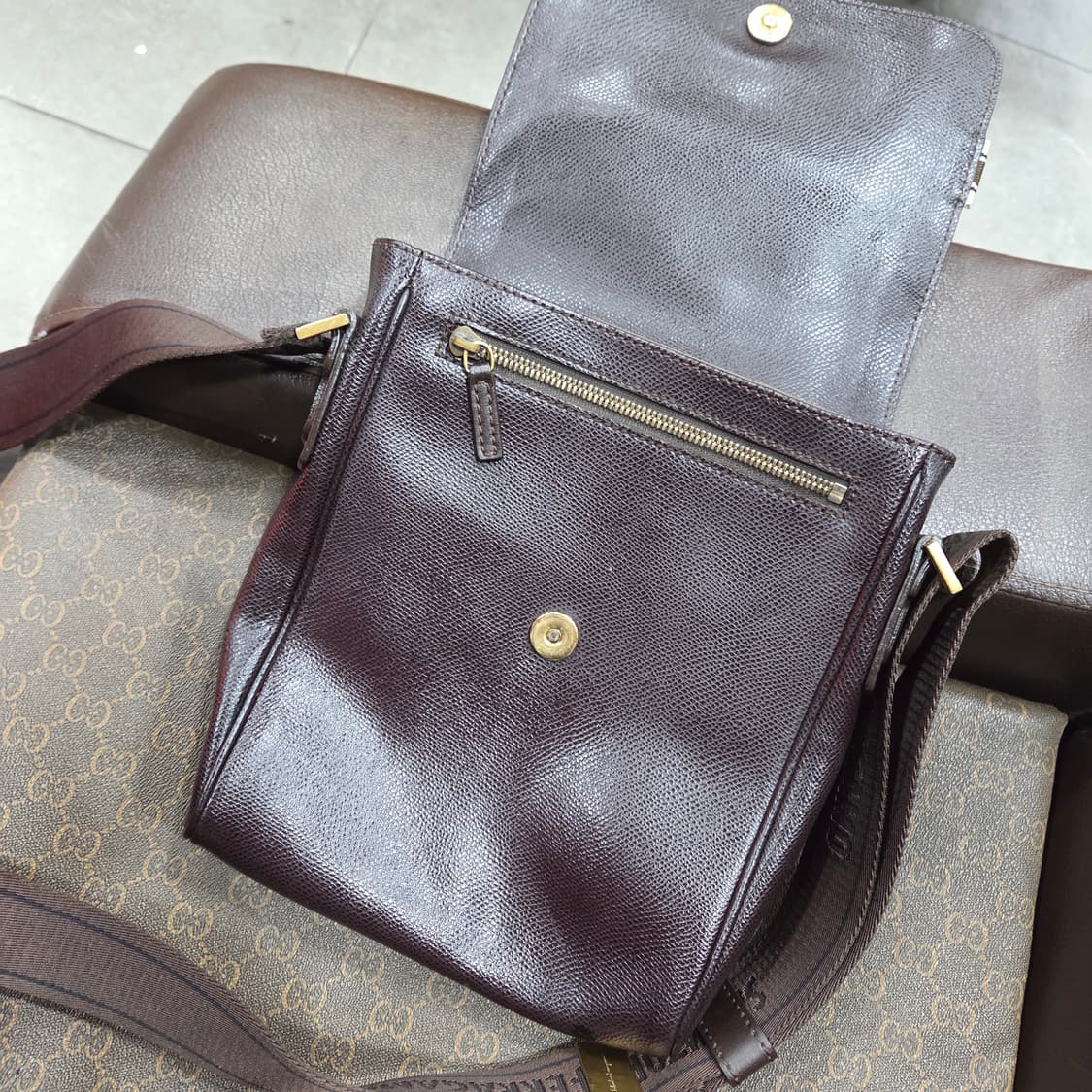 페라가모 크로스백 상품이미지5