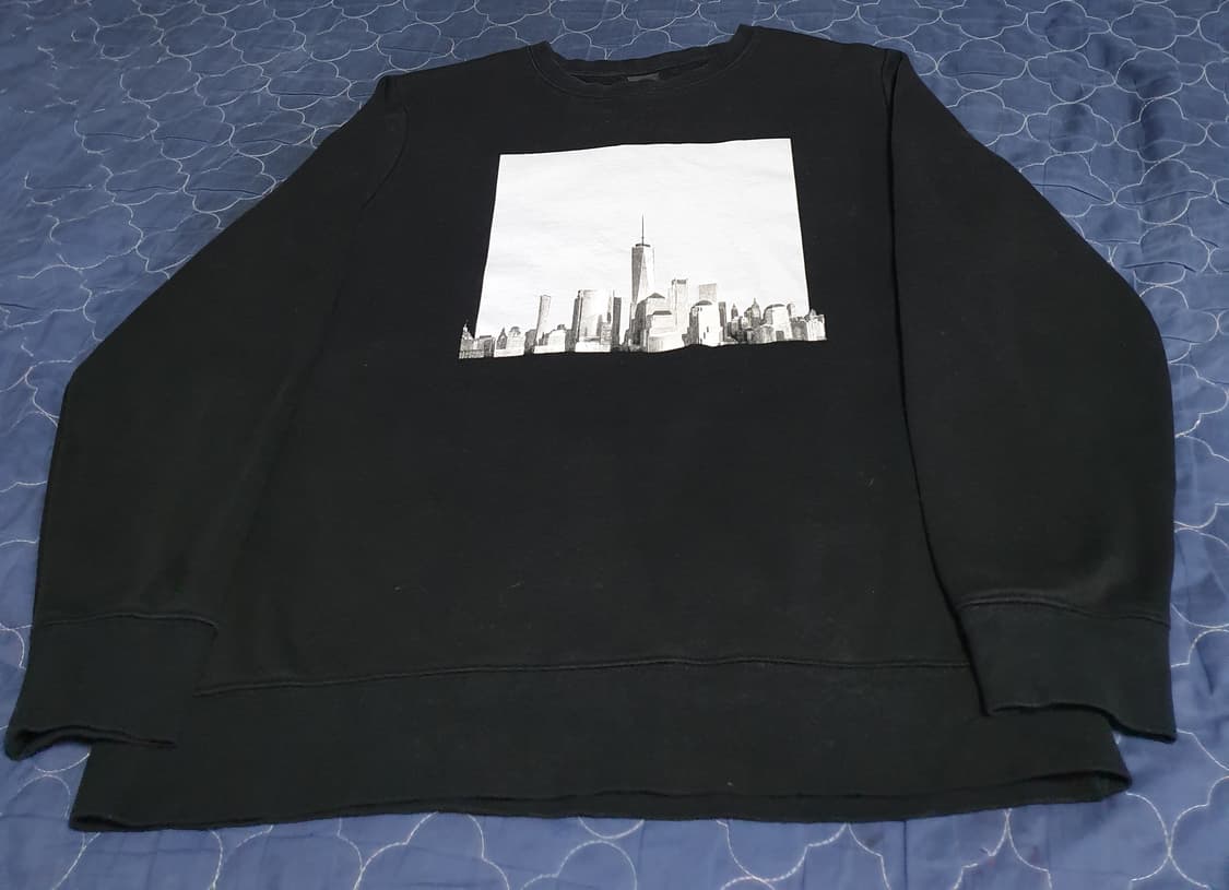 H&M 뉴욕빌딩 그래픽 기모 맨투맨 블랙 (M) 상품이미지1