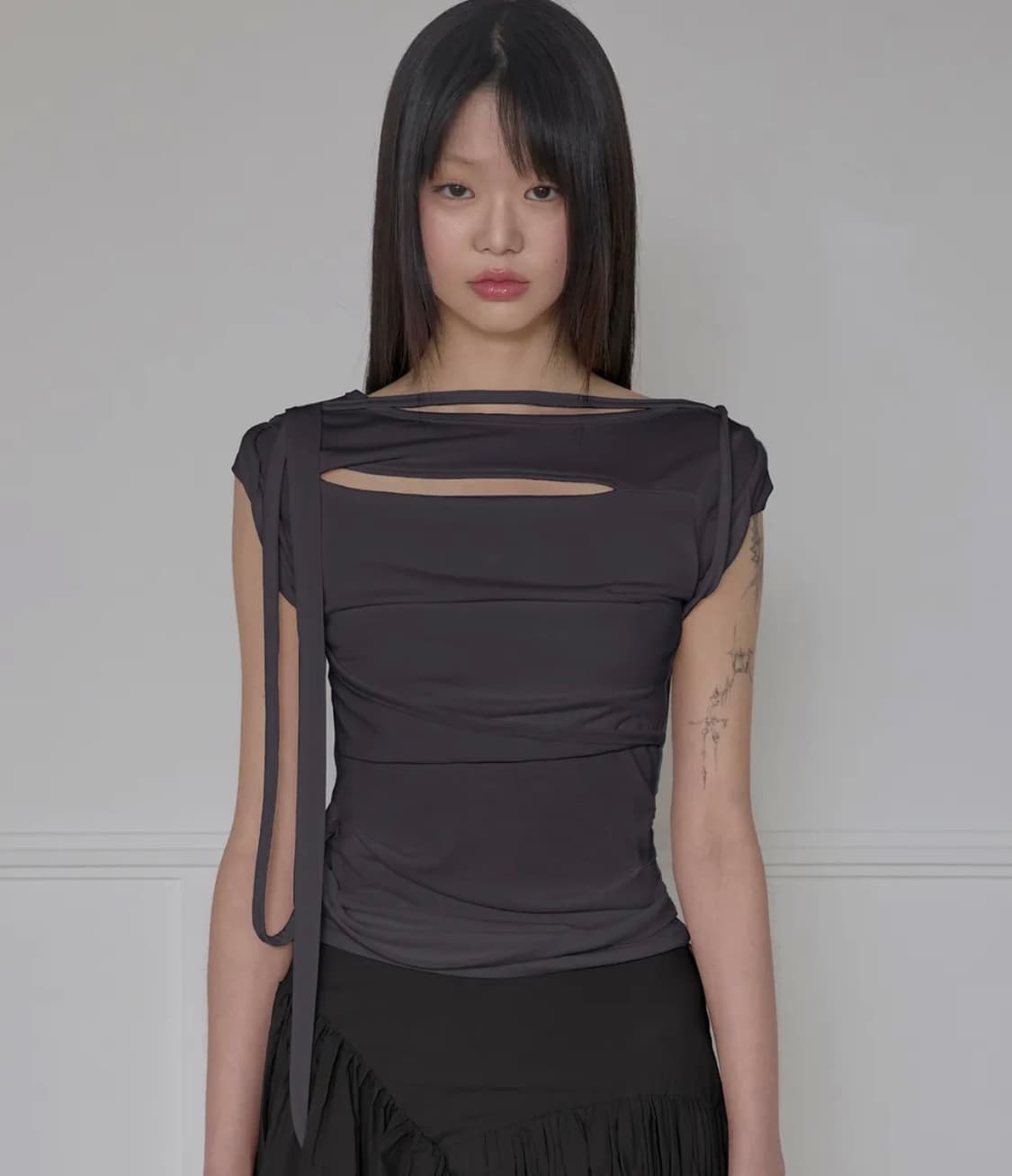 Asymmetrical Draped Strap RollUp t shirt 상품이미지1