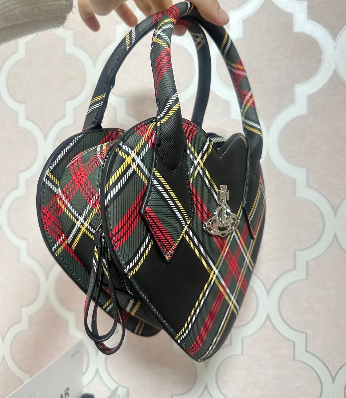 비비안웨스트우드 하트 체크 토트백 상품이미지4